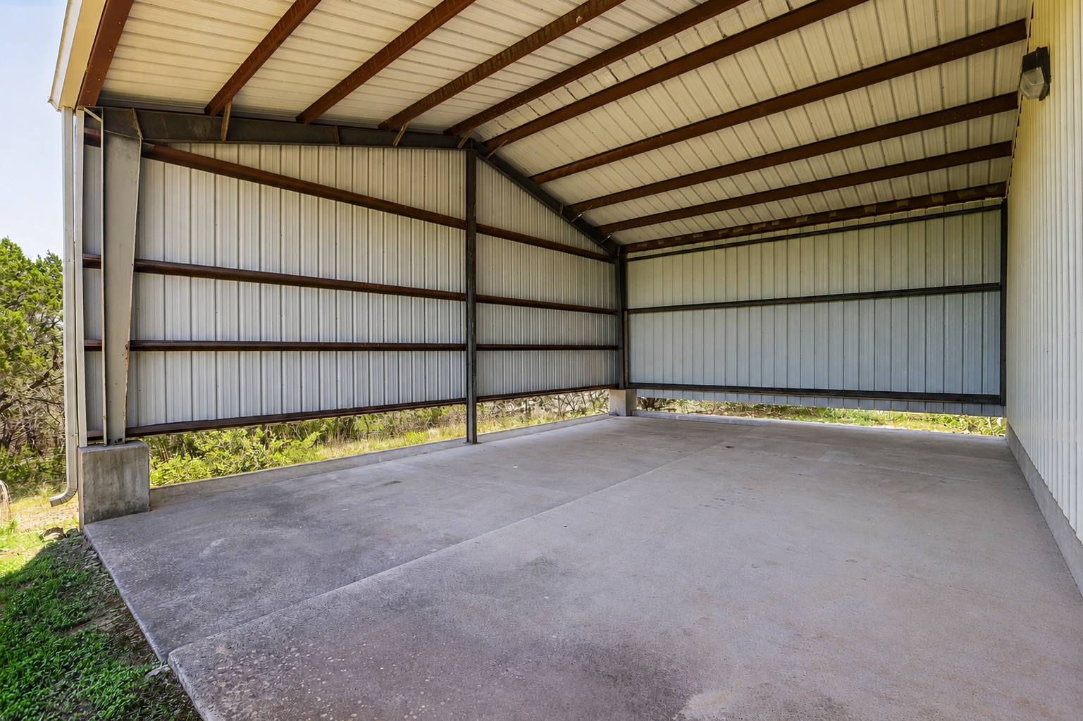main property photo 23