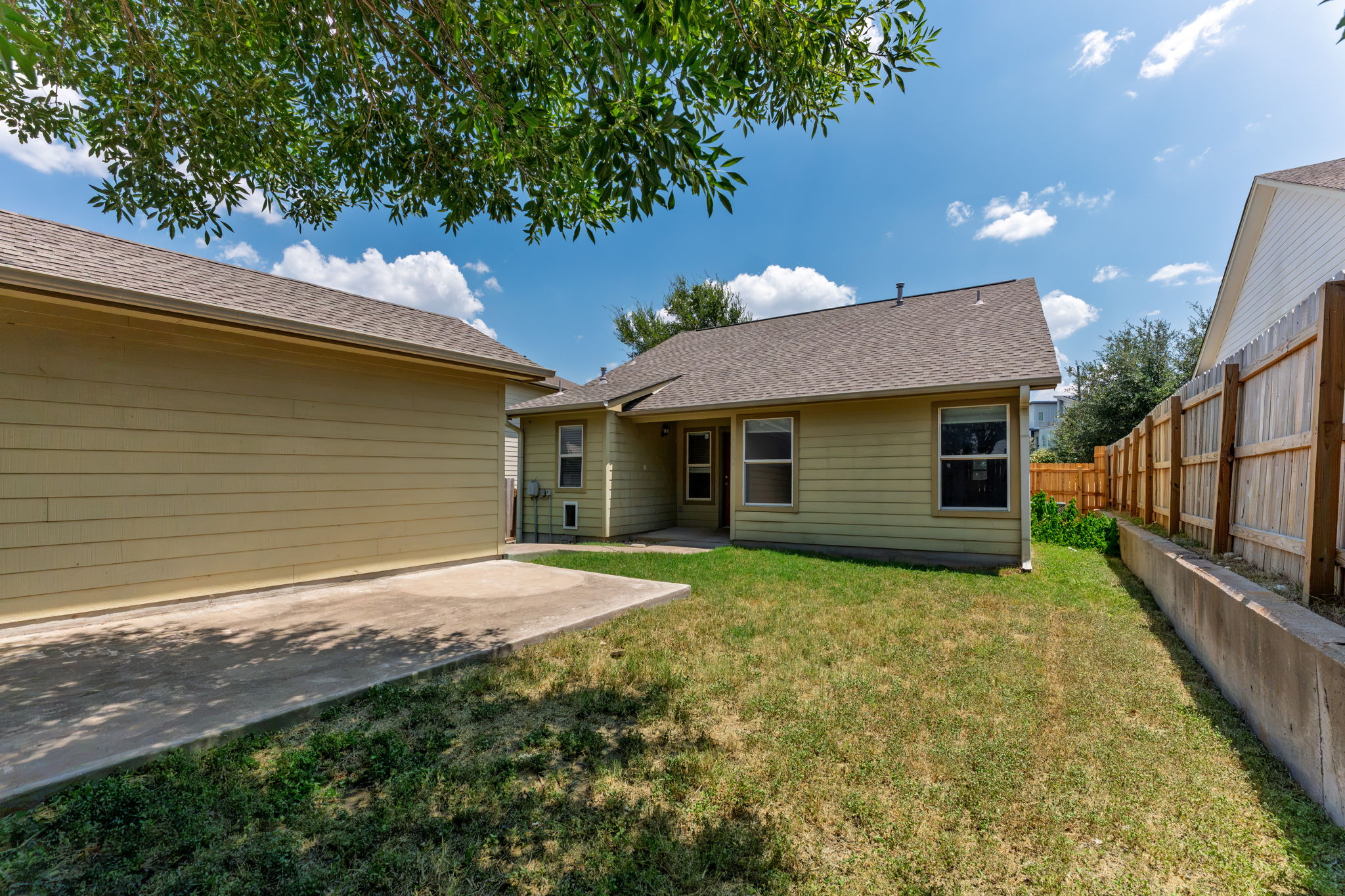 main property photo 18