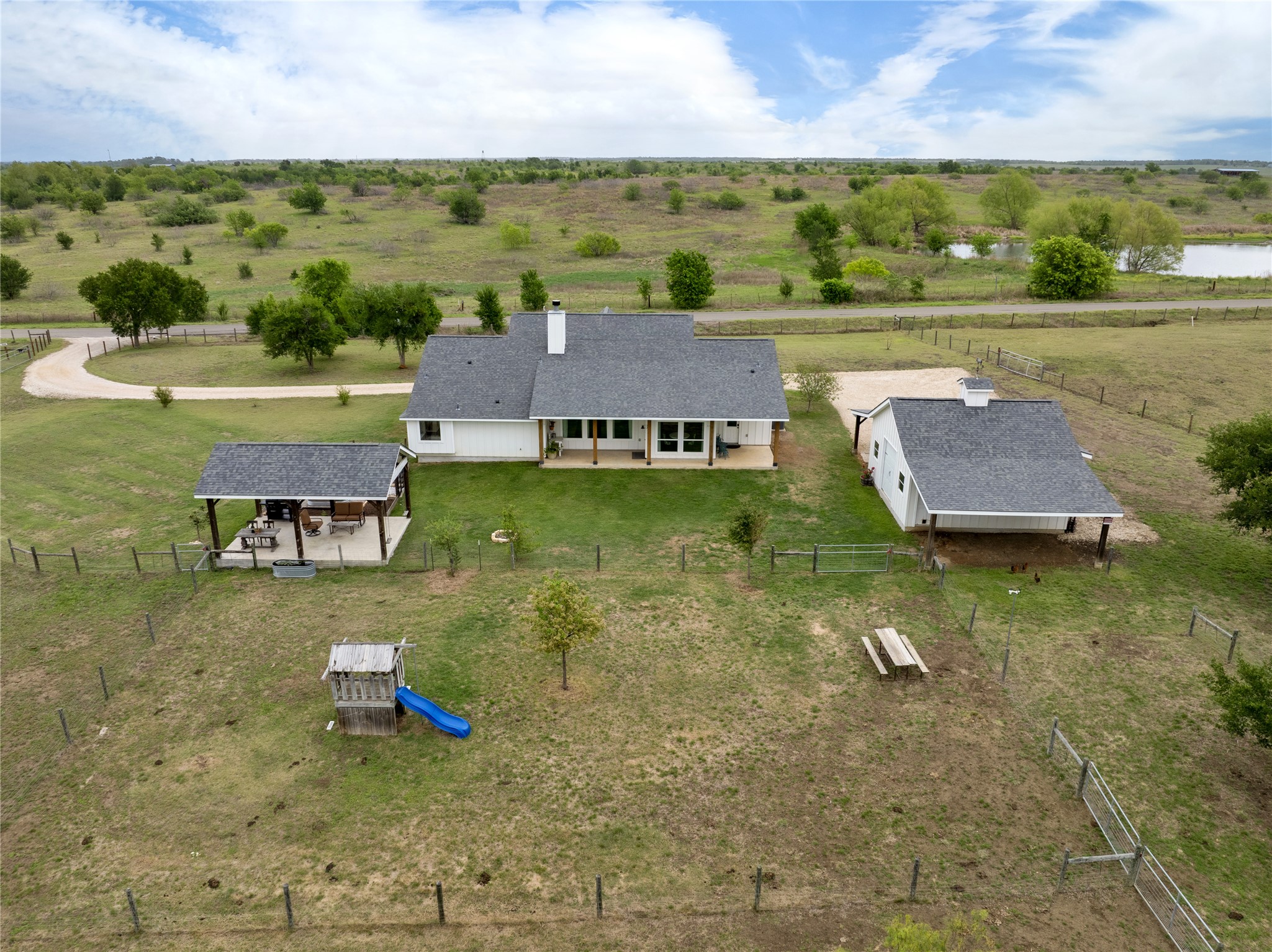 main property photo 34