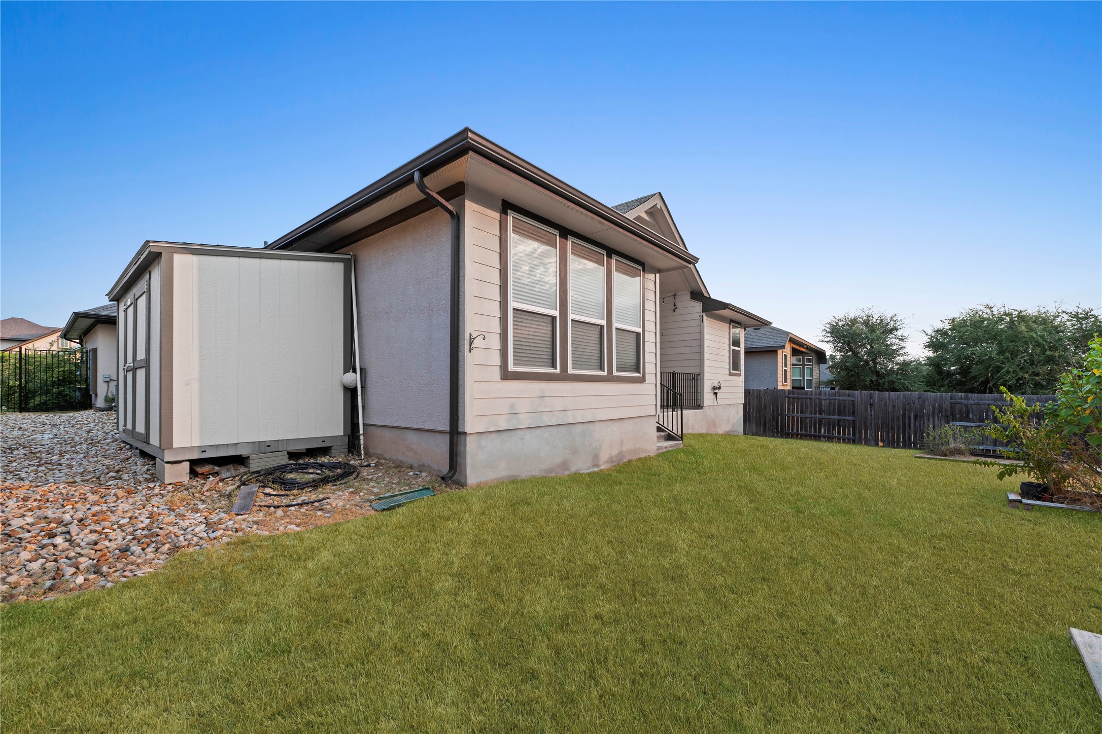 main property photo 5