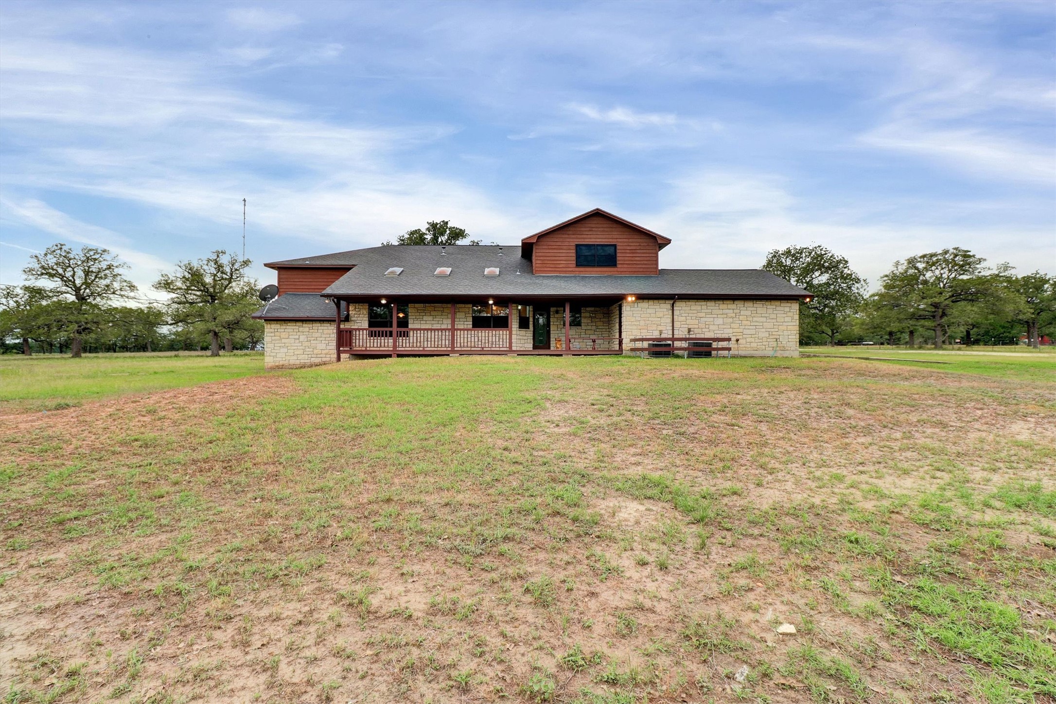 main property photo 9