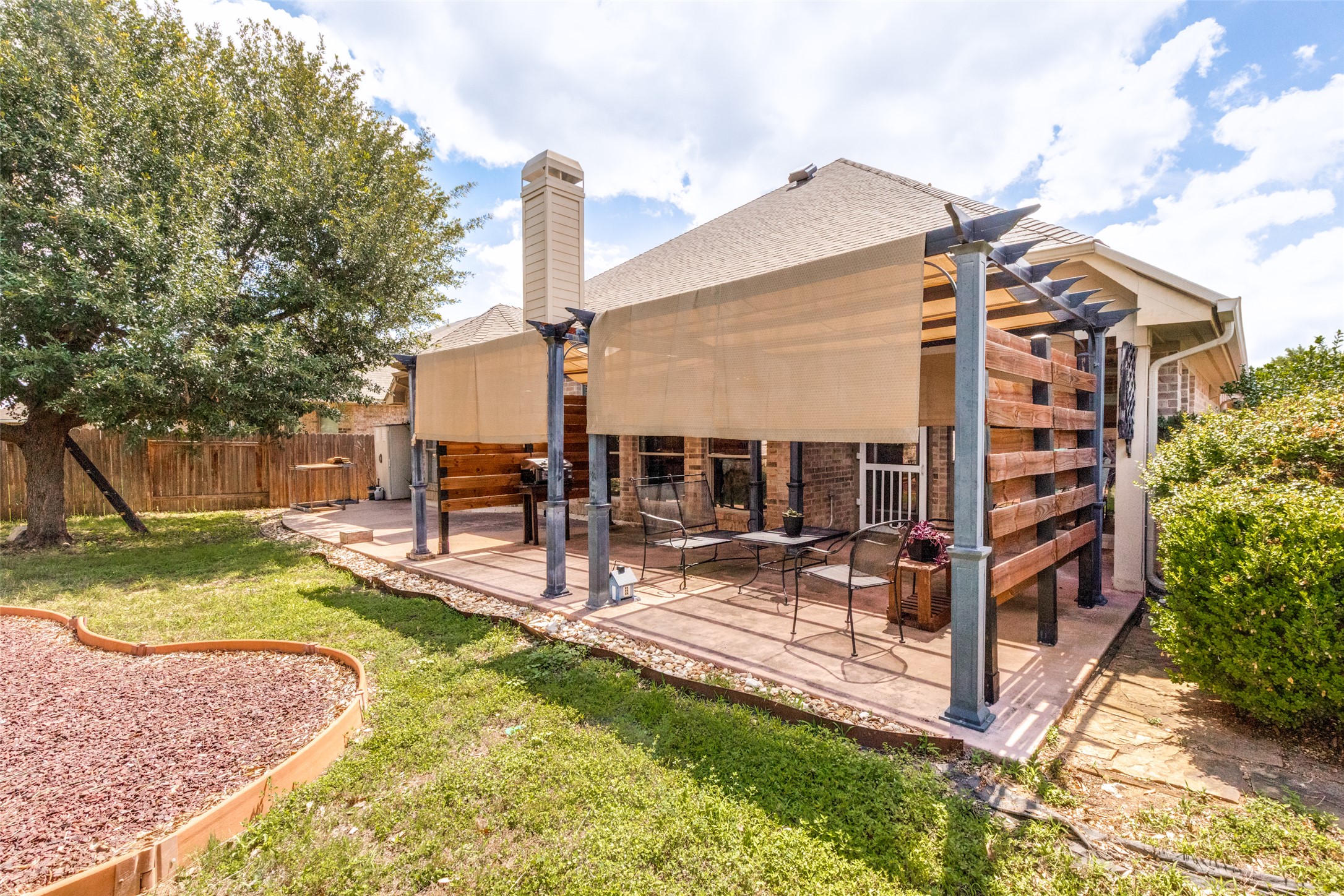 main property photo 23