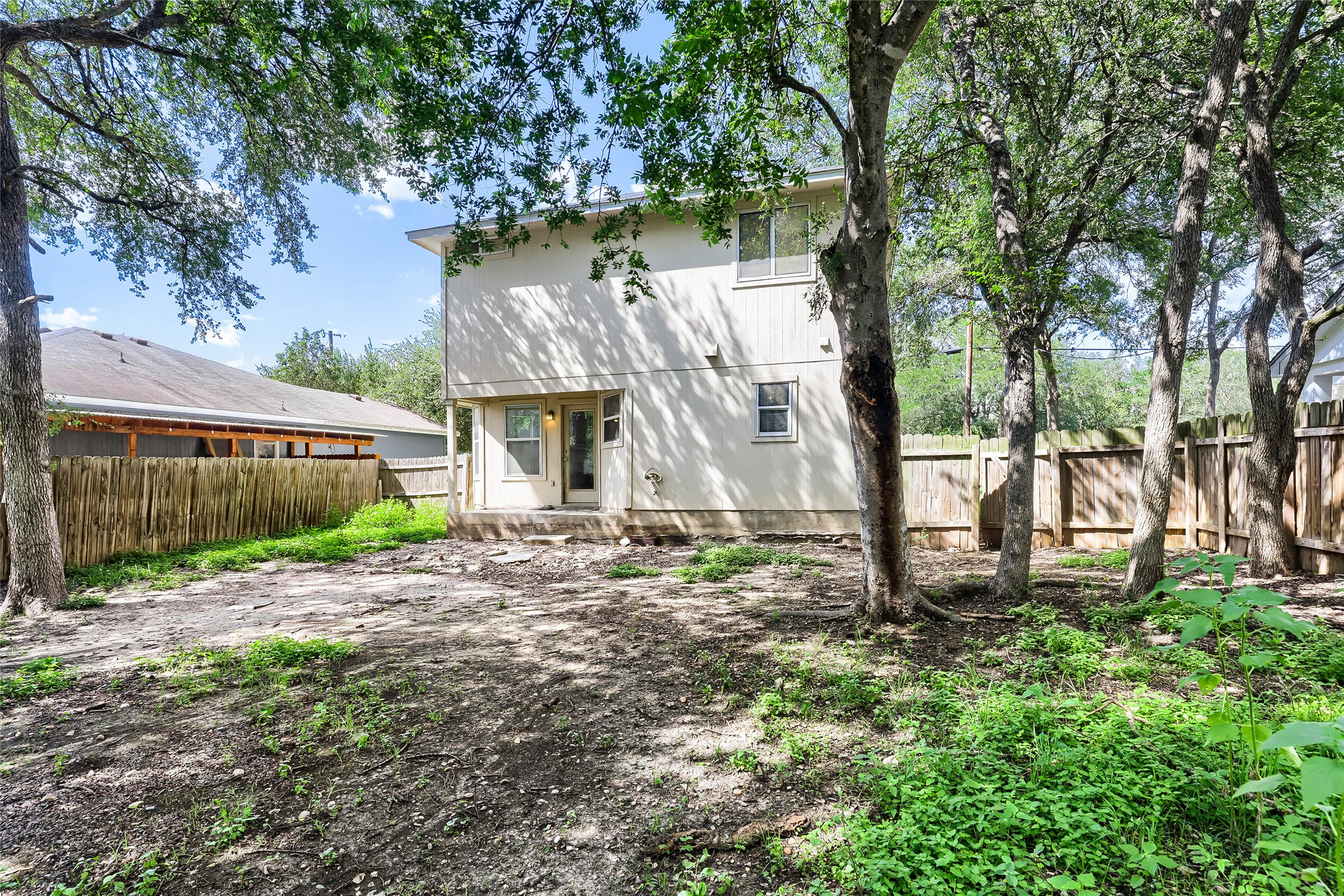 main property photo 24
