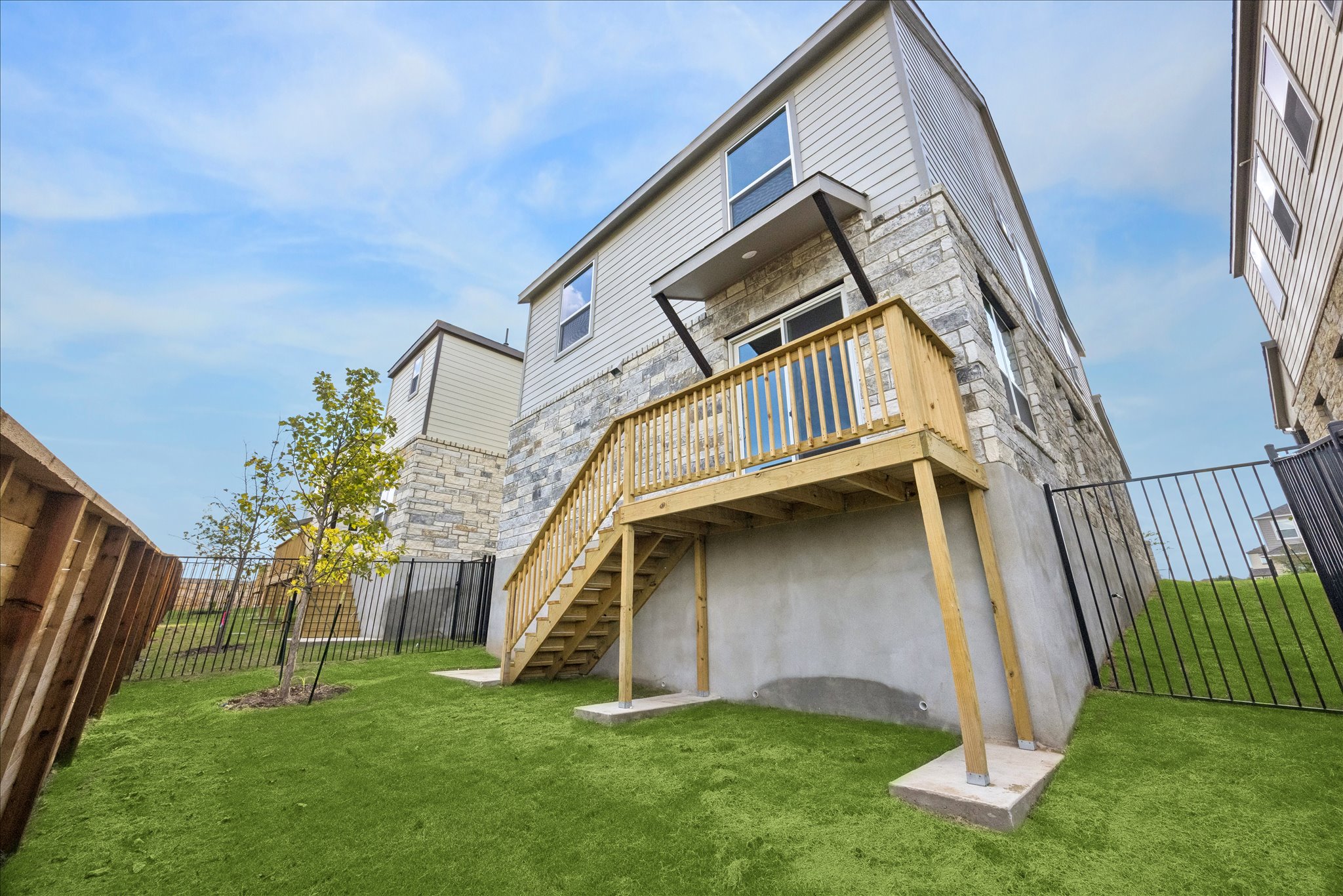 main property photo 15