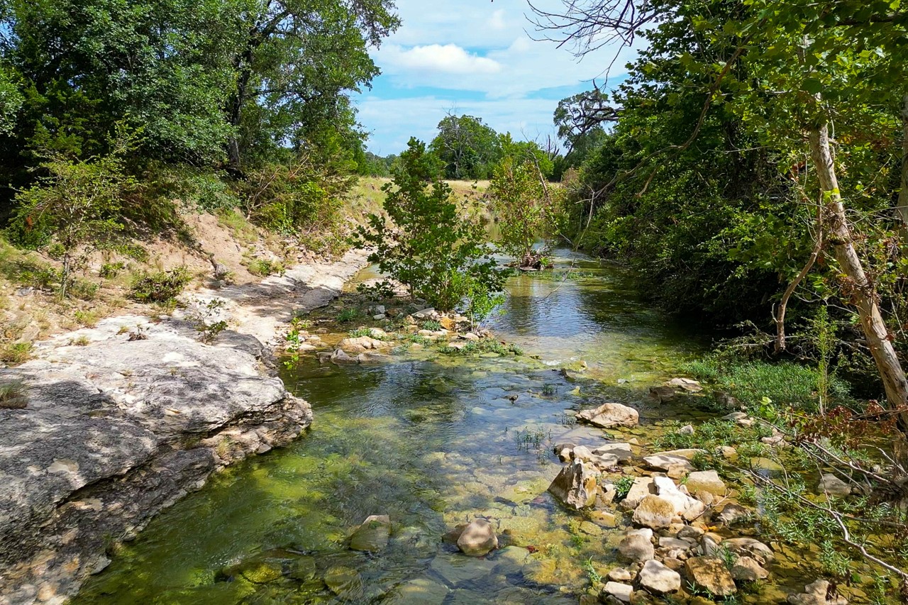 main property photo 10