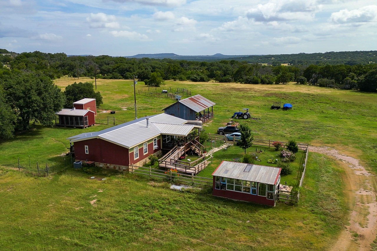 main property photo 11