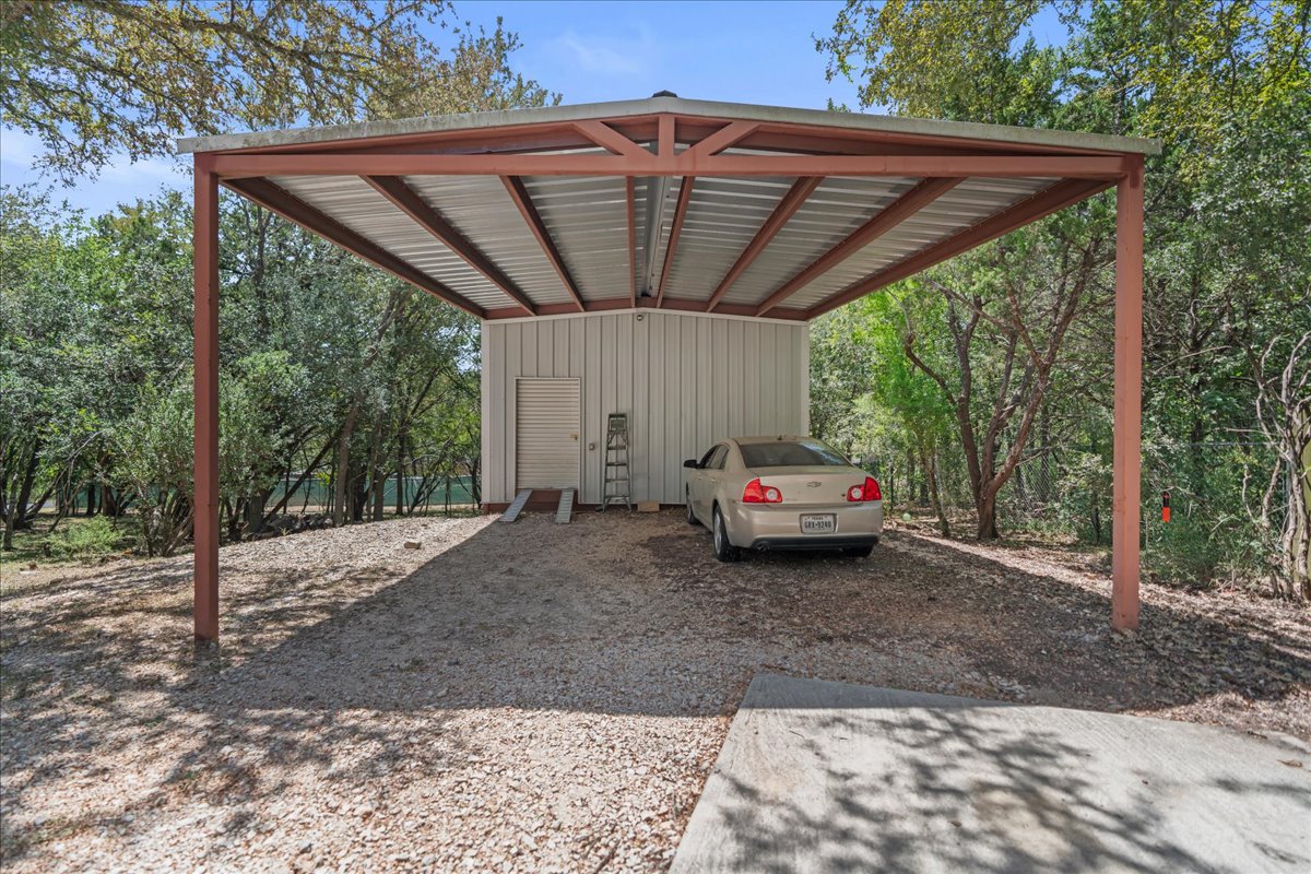 main property photo 19