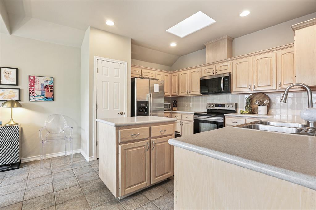 main property photo 8