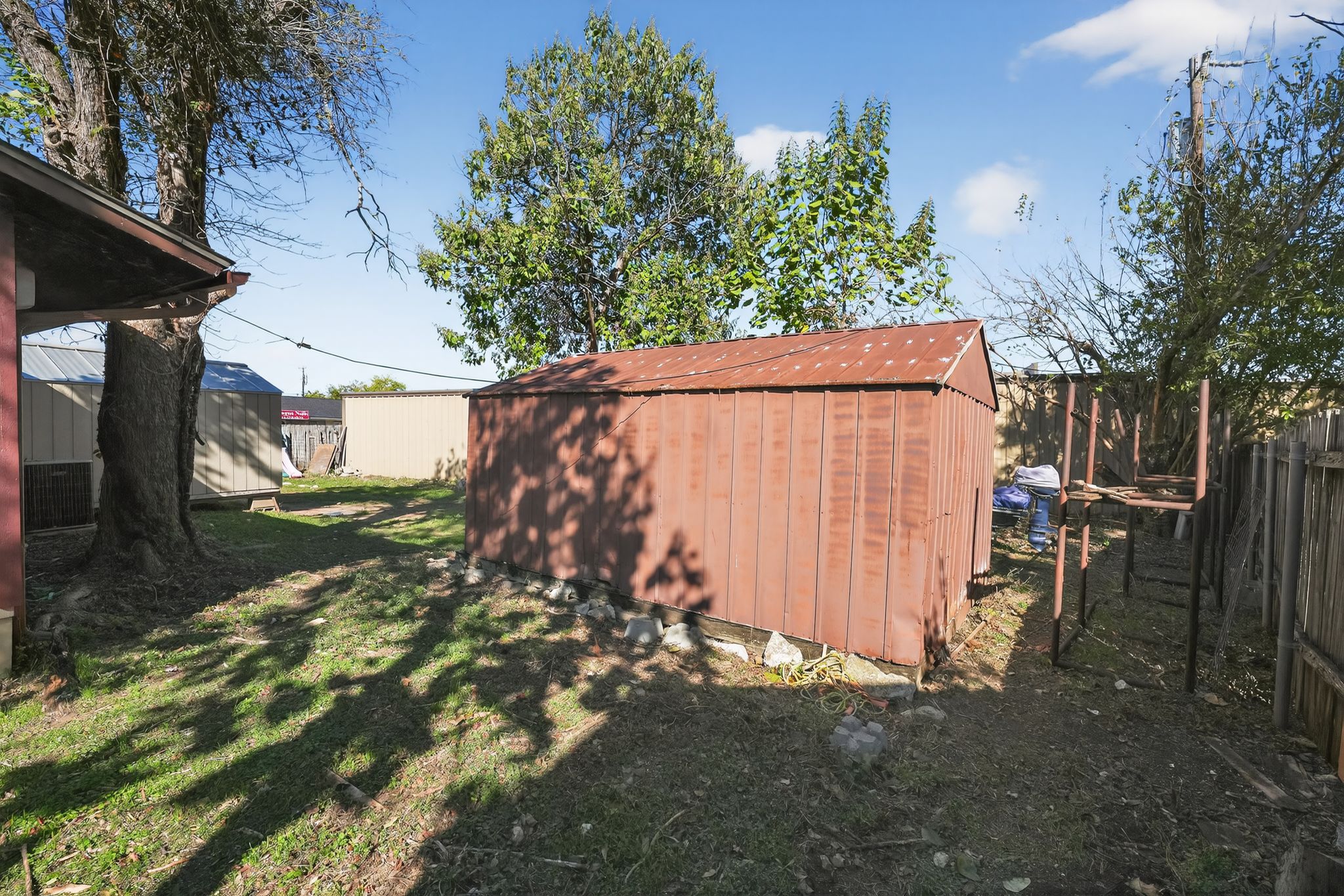 main property photo 23