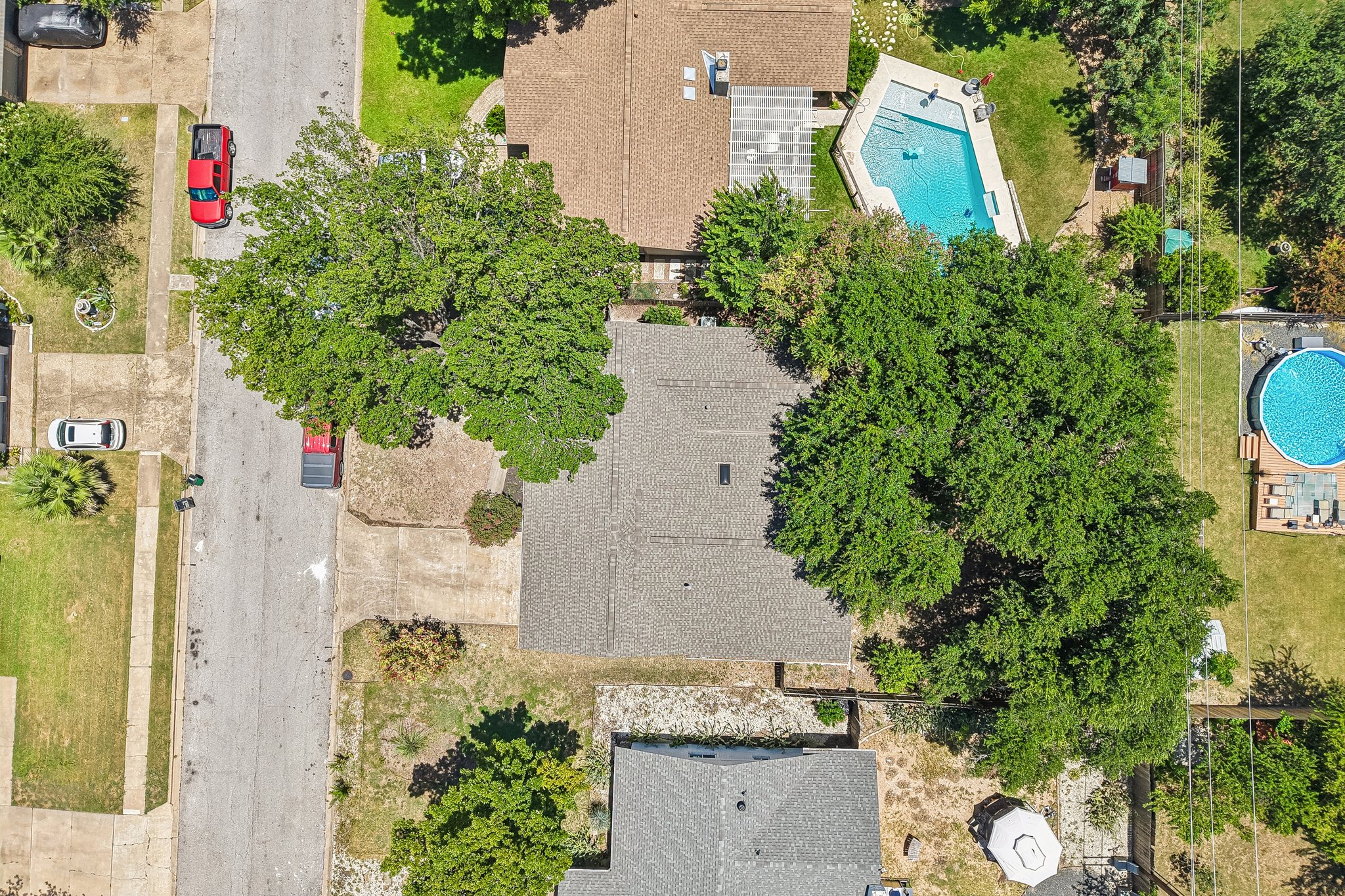 main property photo 39