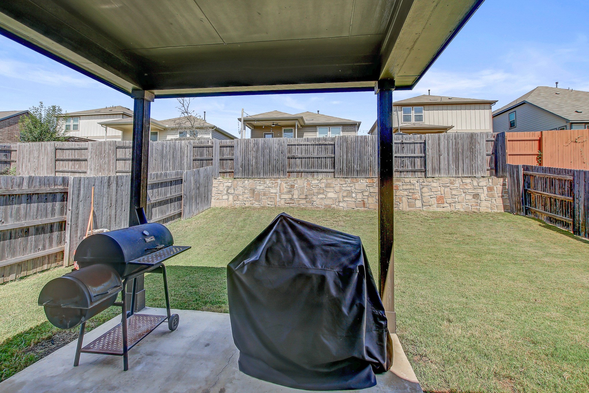 main property photo 32