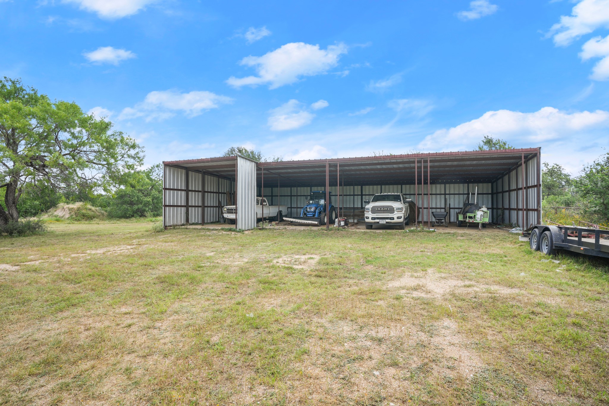 main property photo 37