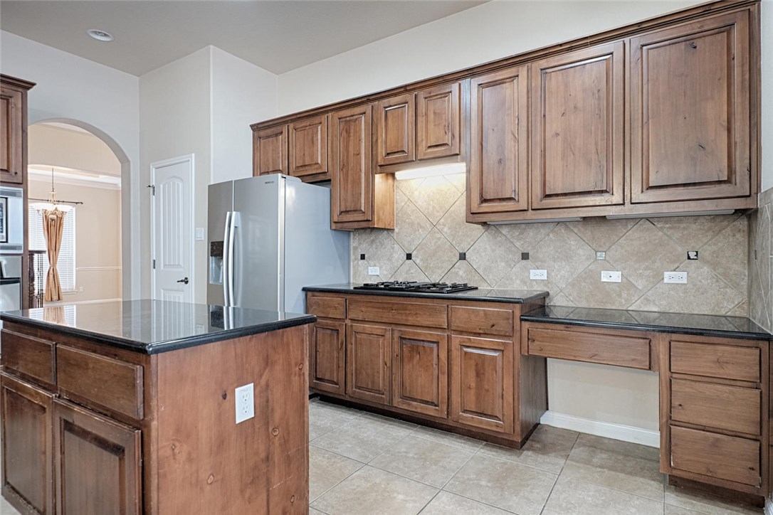 main property photo 7