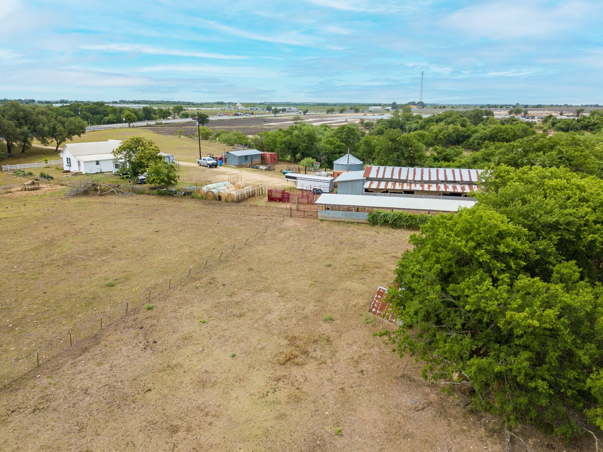main property photo 11