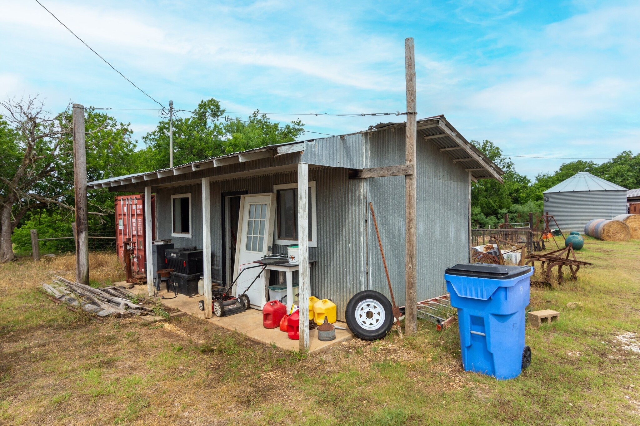 main property photo 20