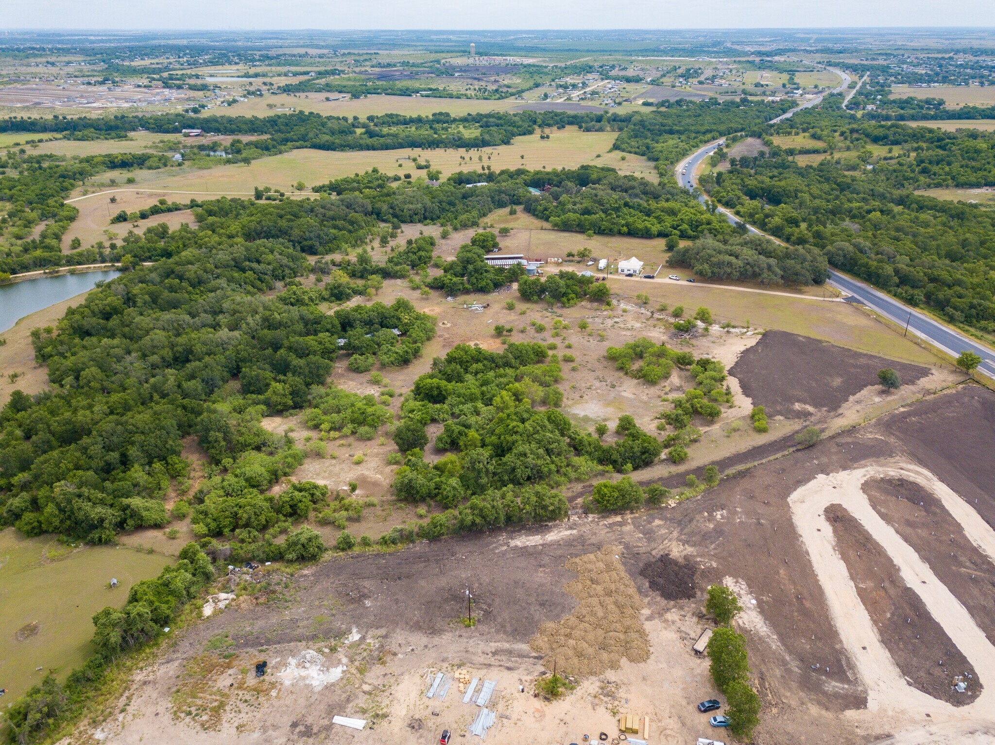 main property photo 4