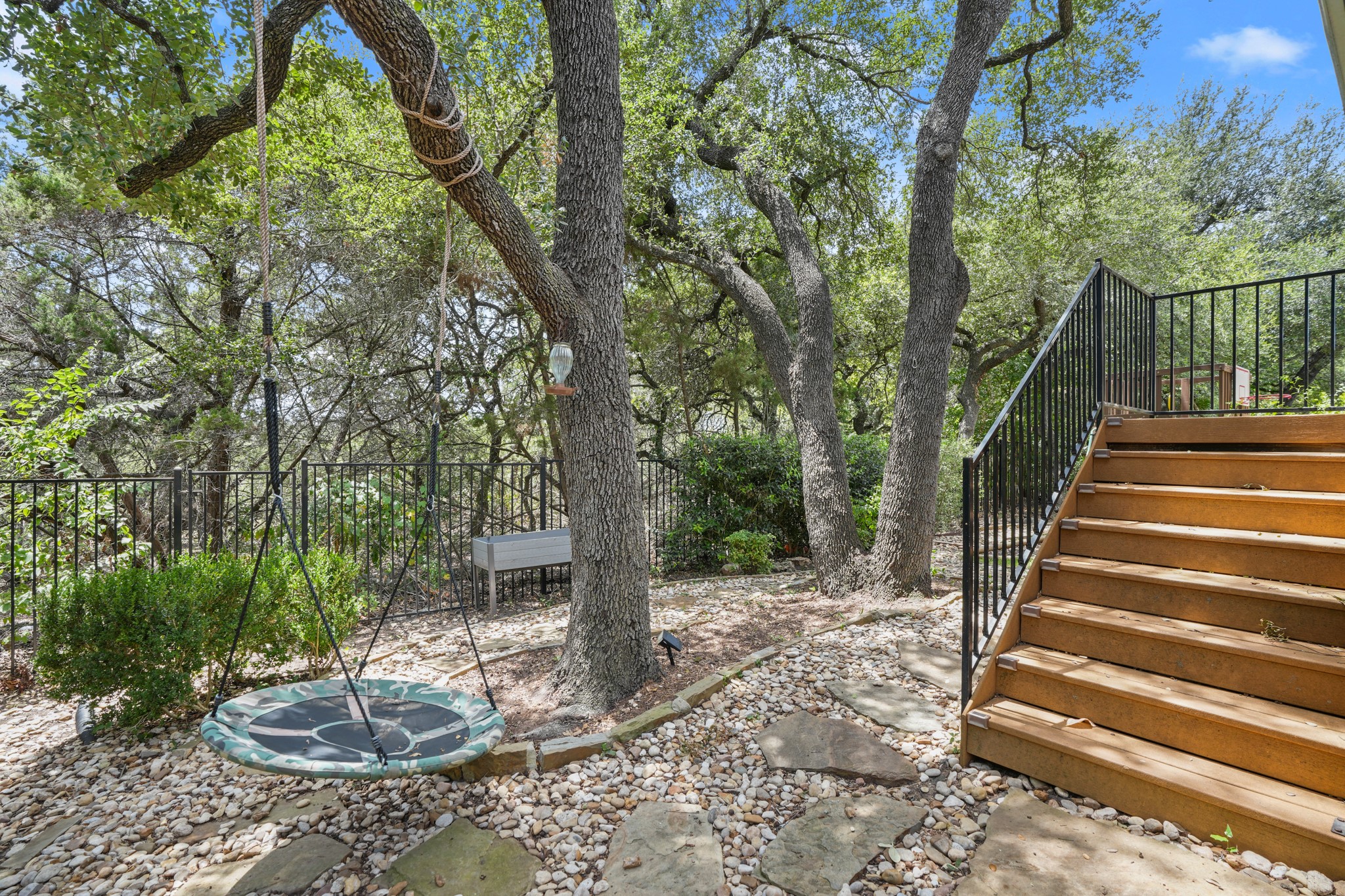 main property photo 23