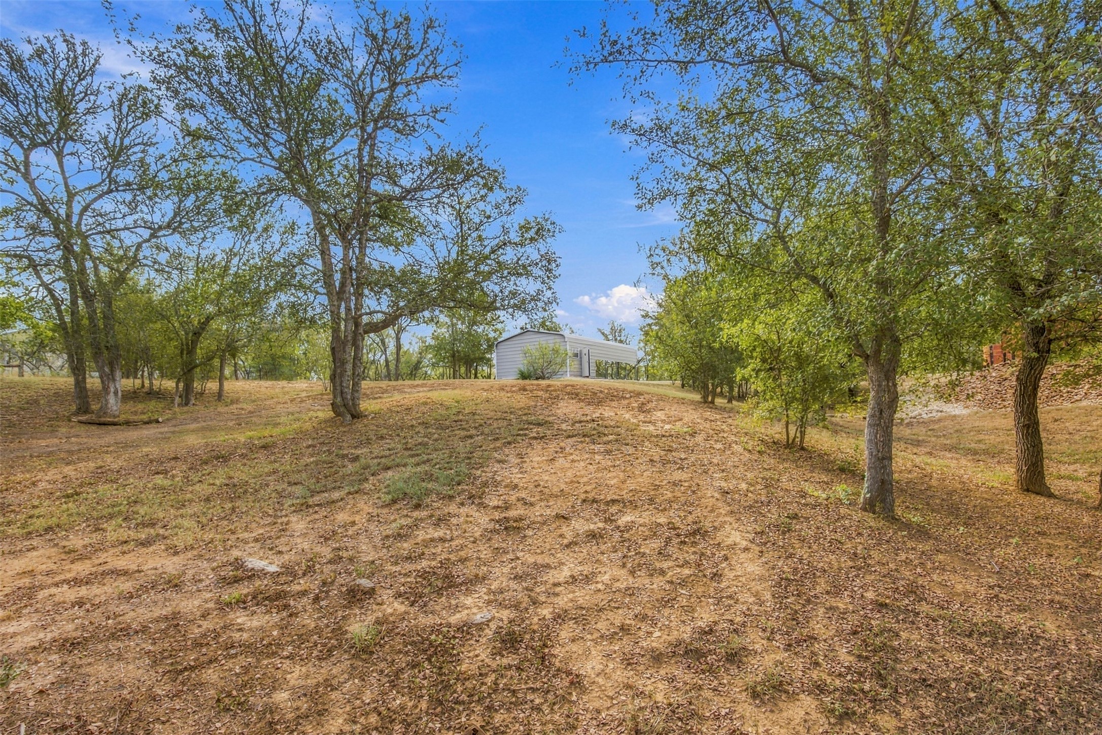 main property photo 27