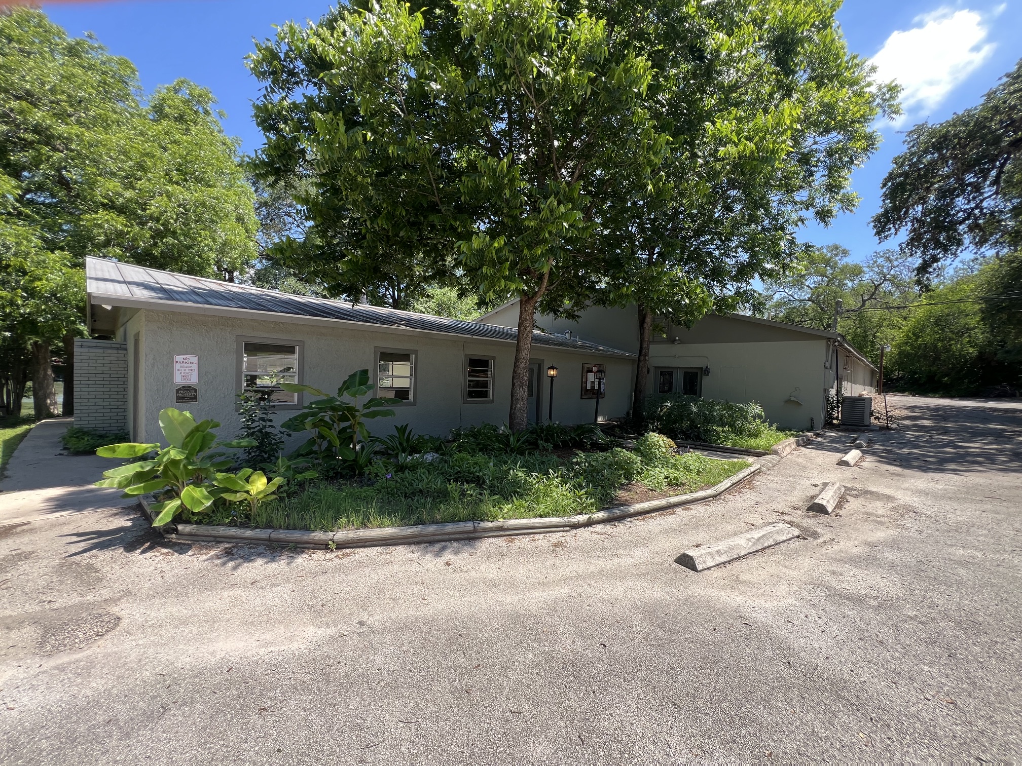 main property photo 37