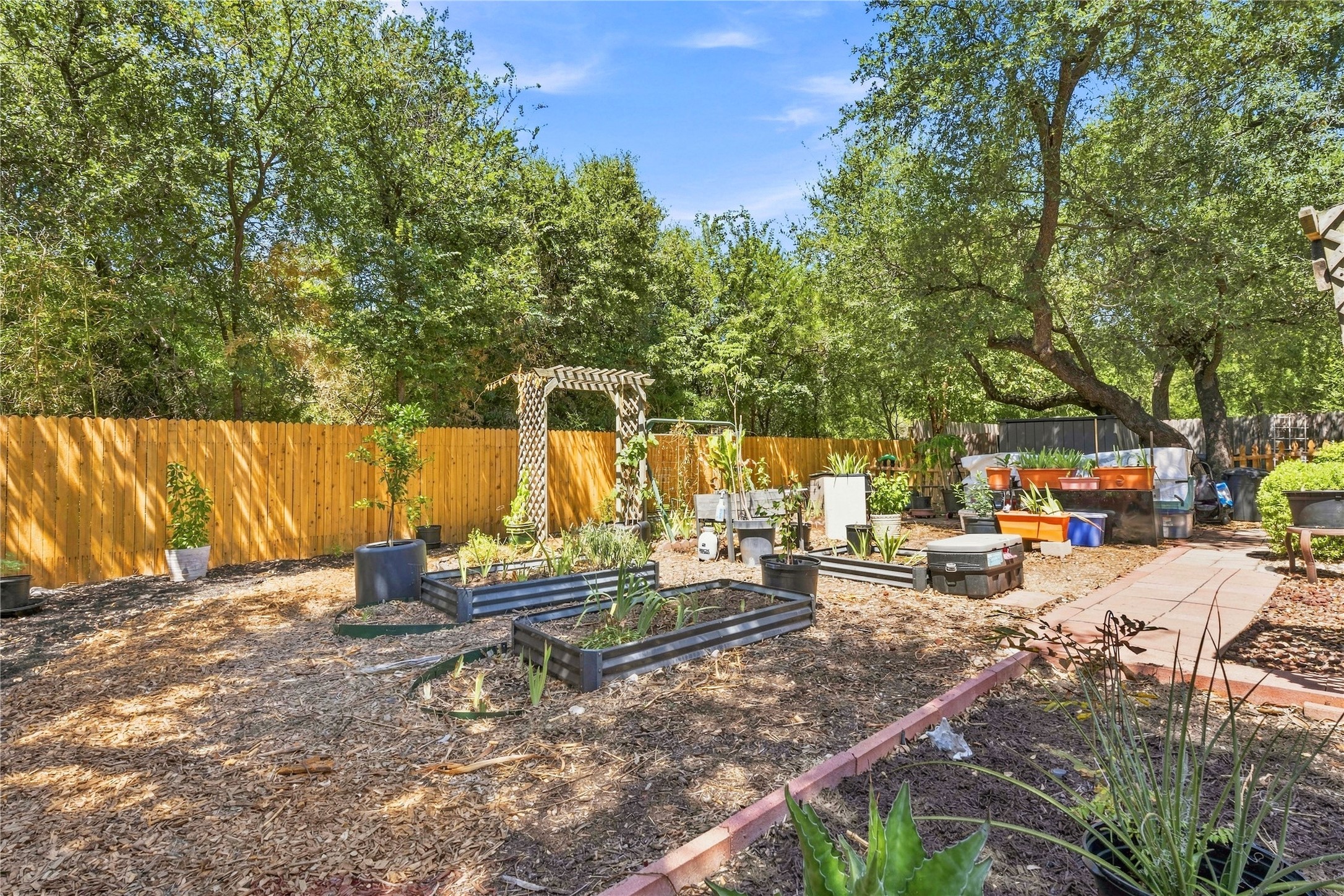 main property photo 12