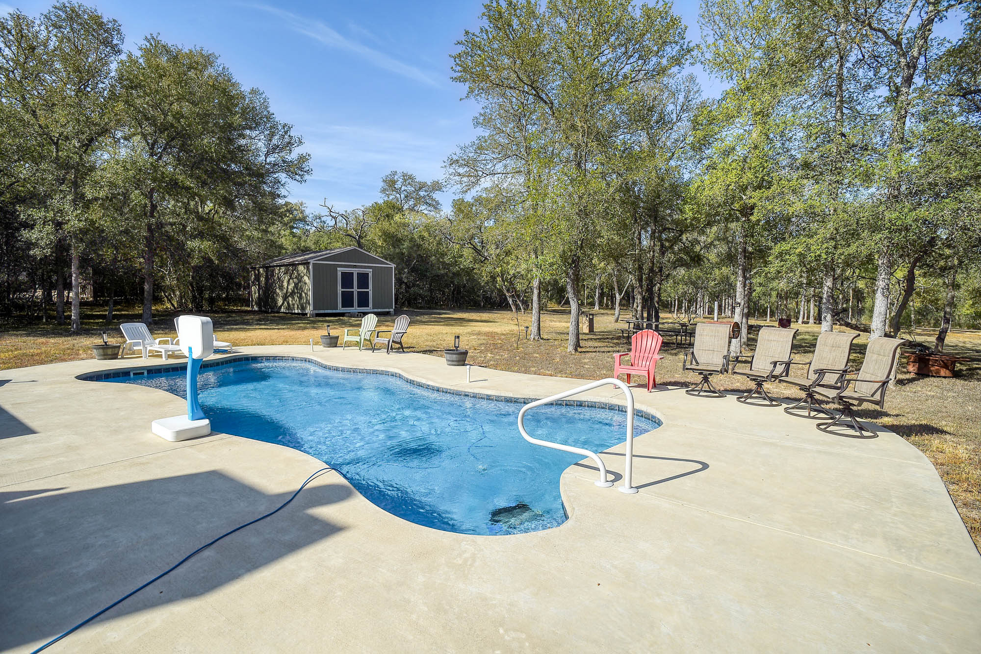 main property photo 23