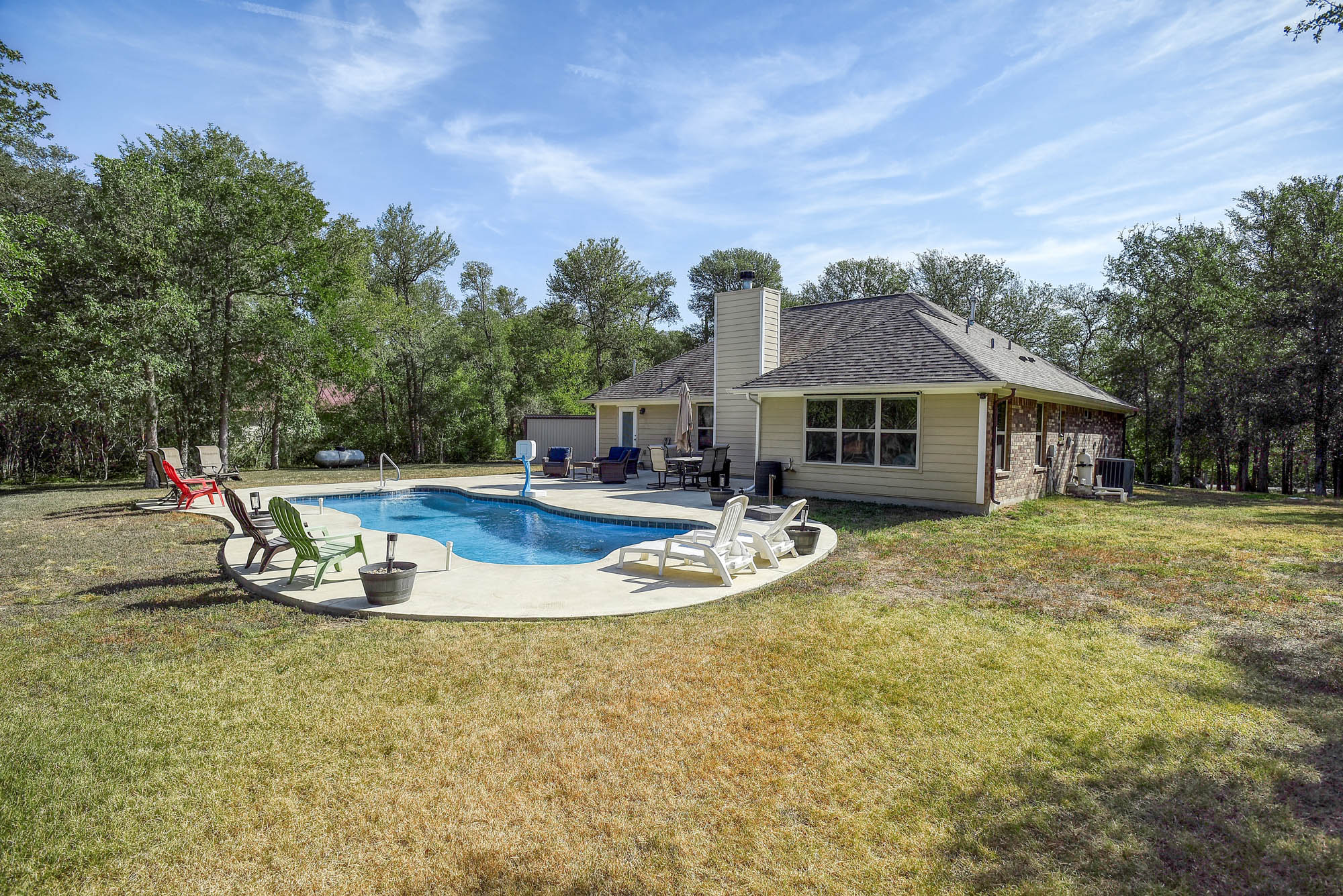 main property photo 25