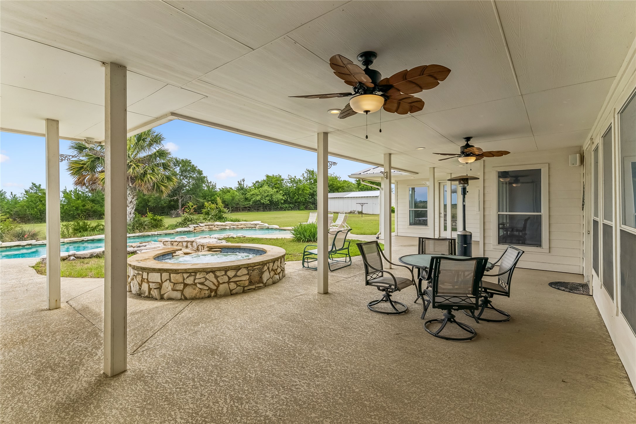 main property photo 30
