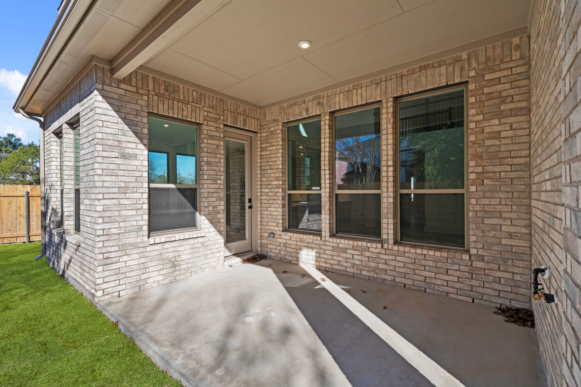 main property photo 27