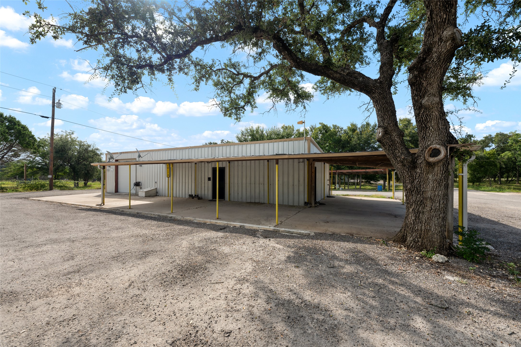 main property photo 13