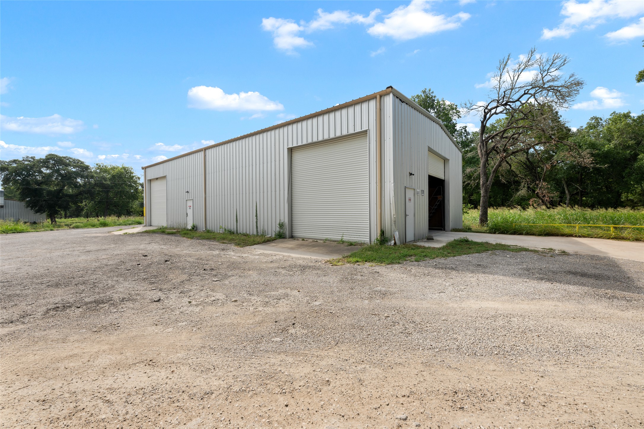 main property photo 27