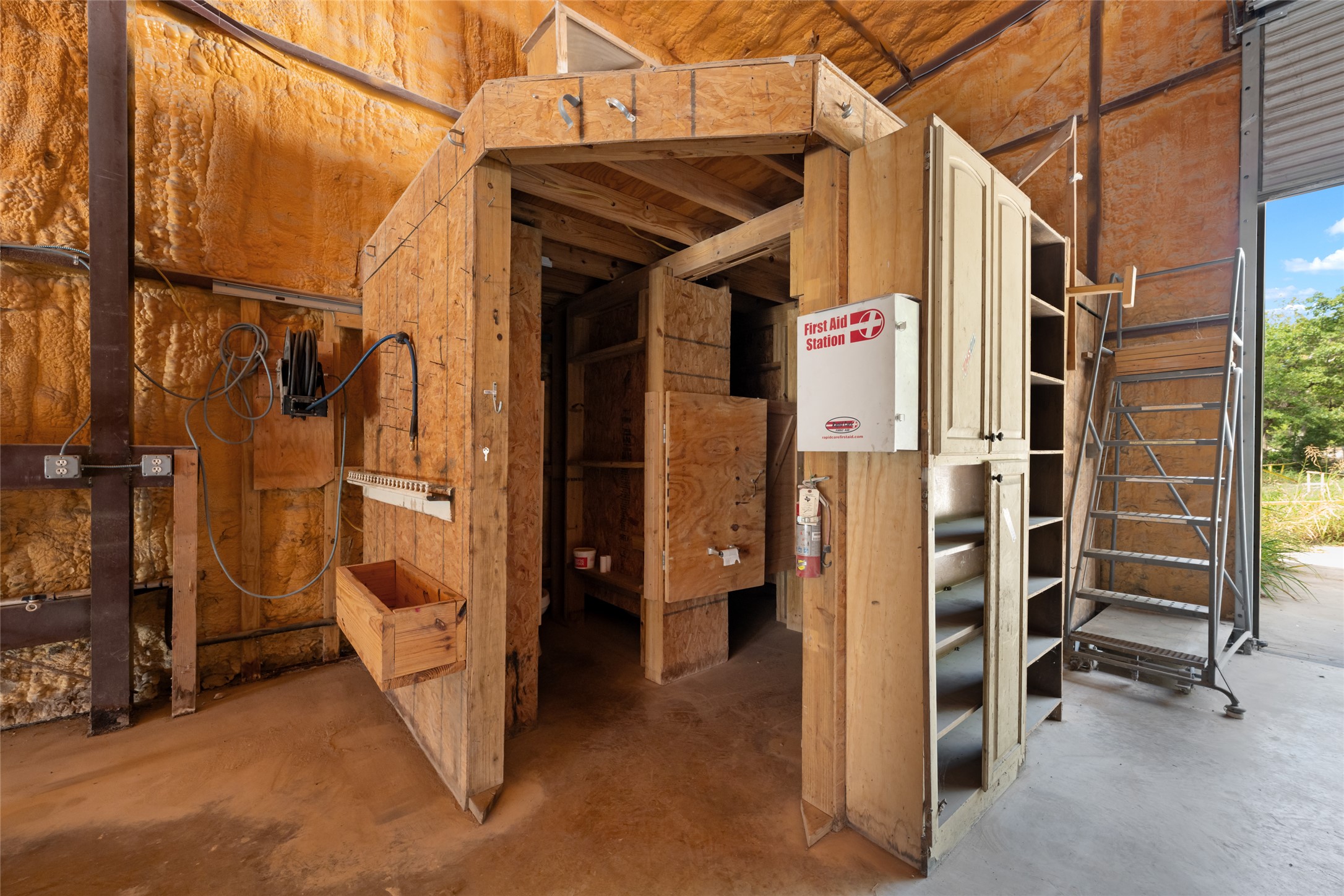 main property photo 31