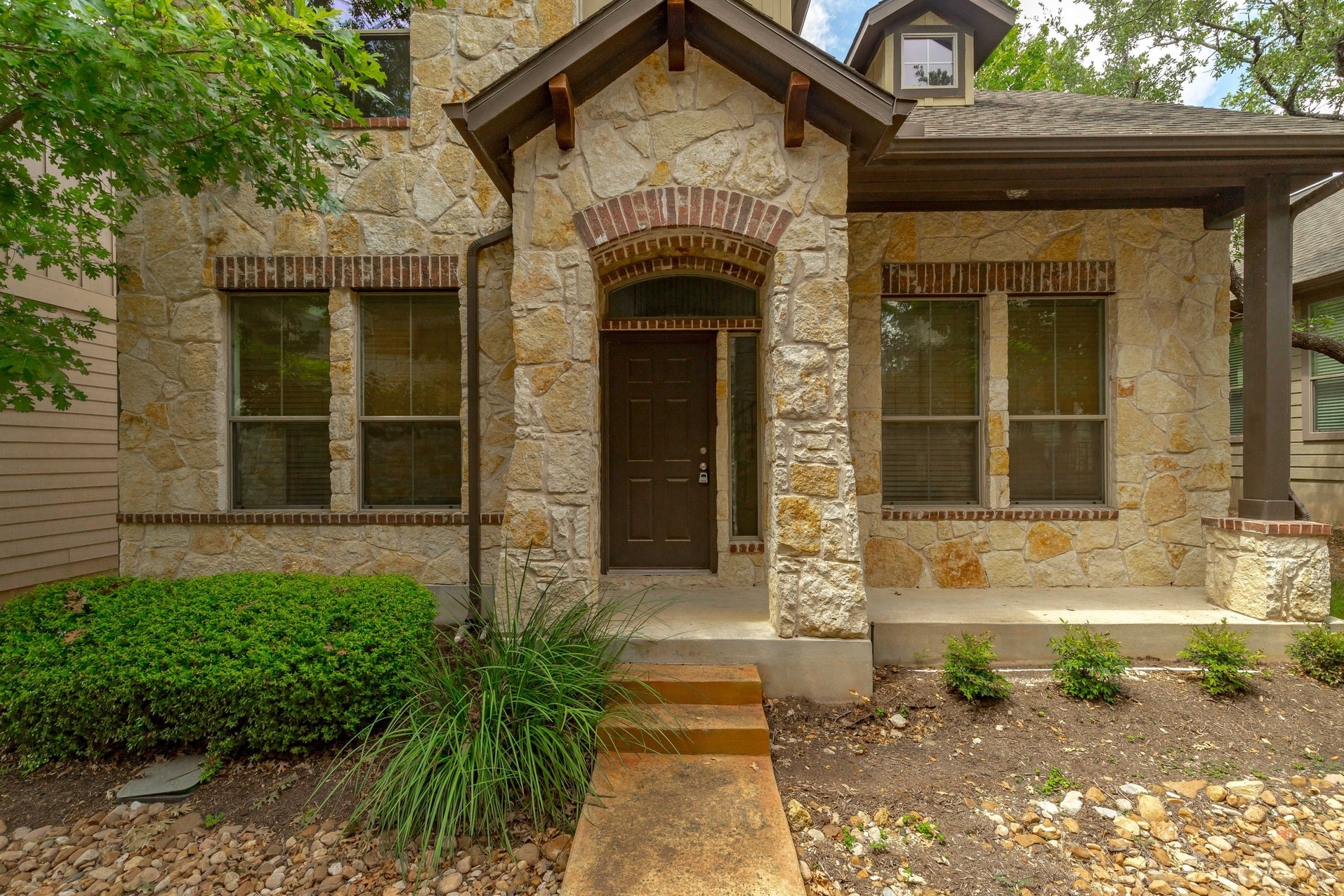 main property photo 18