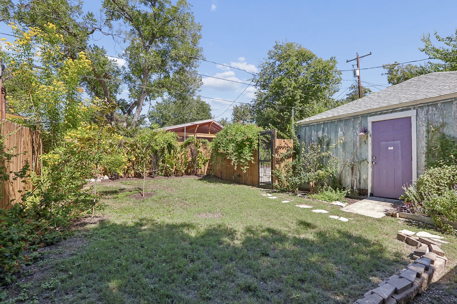 main property photo 18