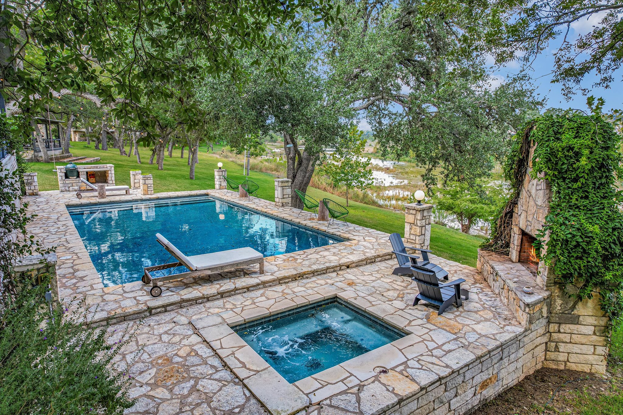 main property photo 18