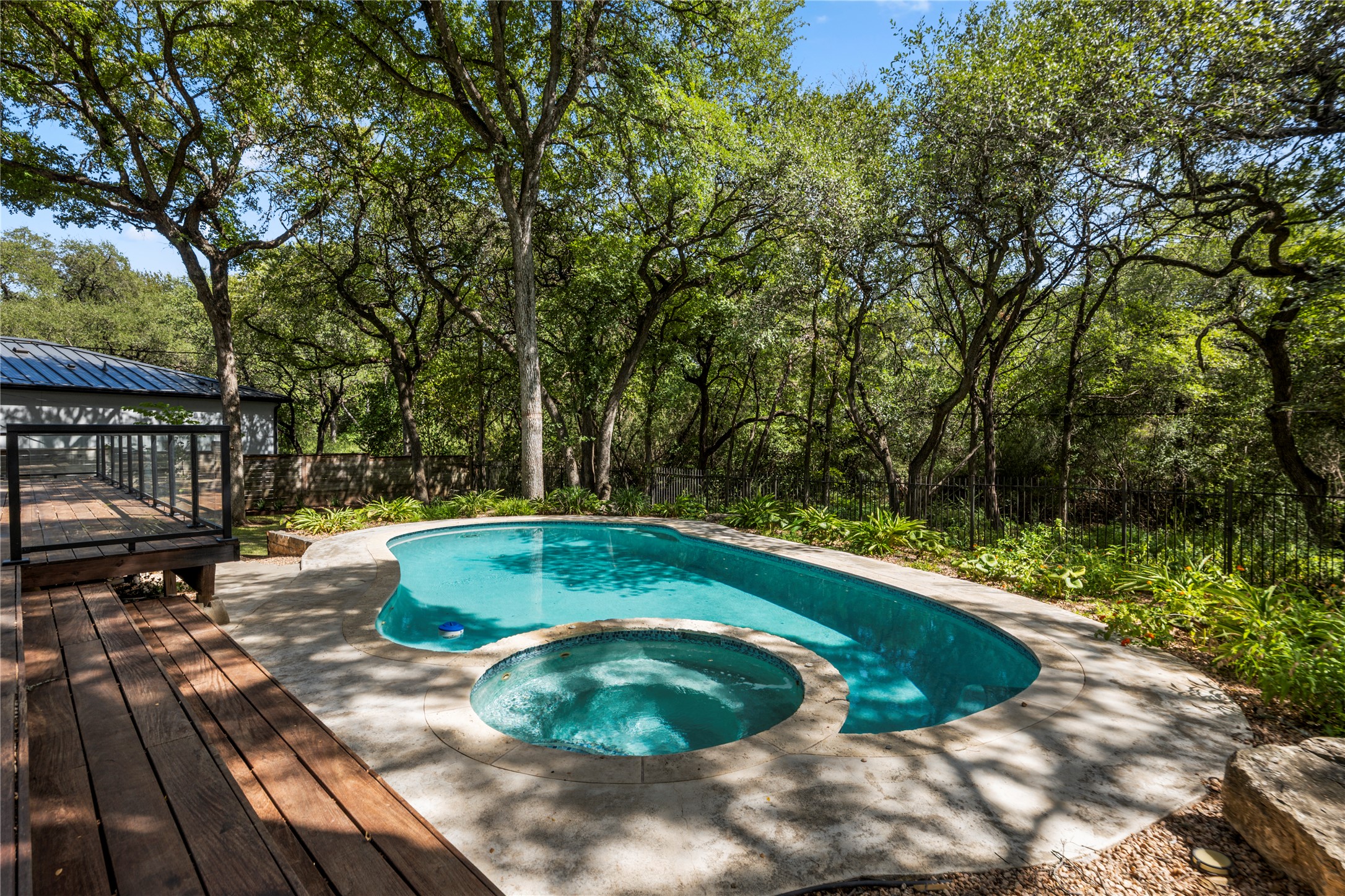 main property photo 12
