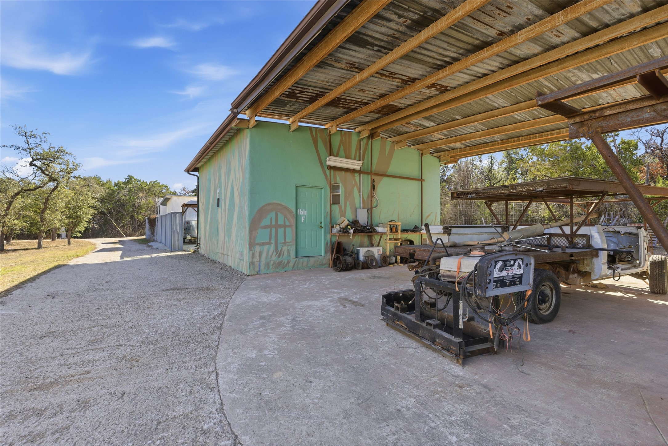 main property photo 13