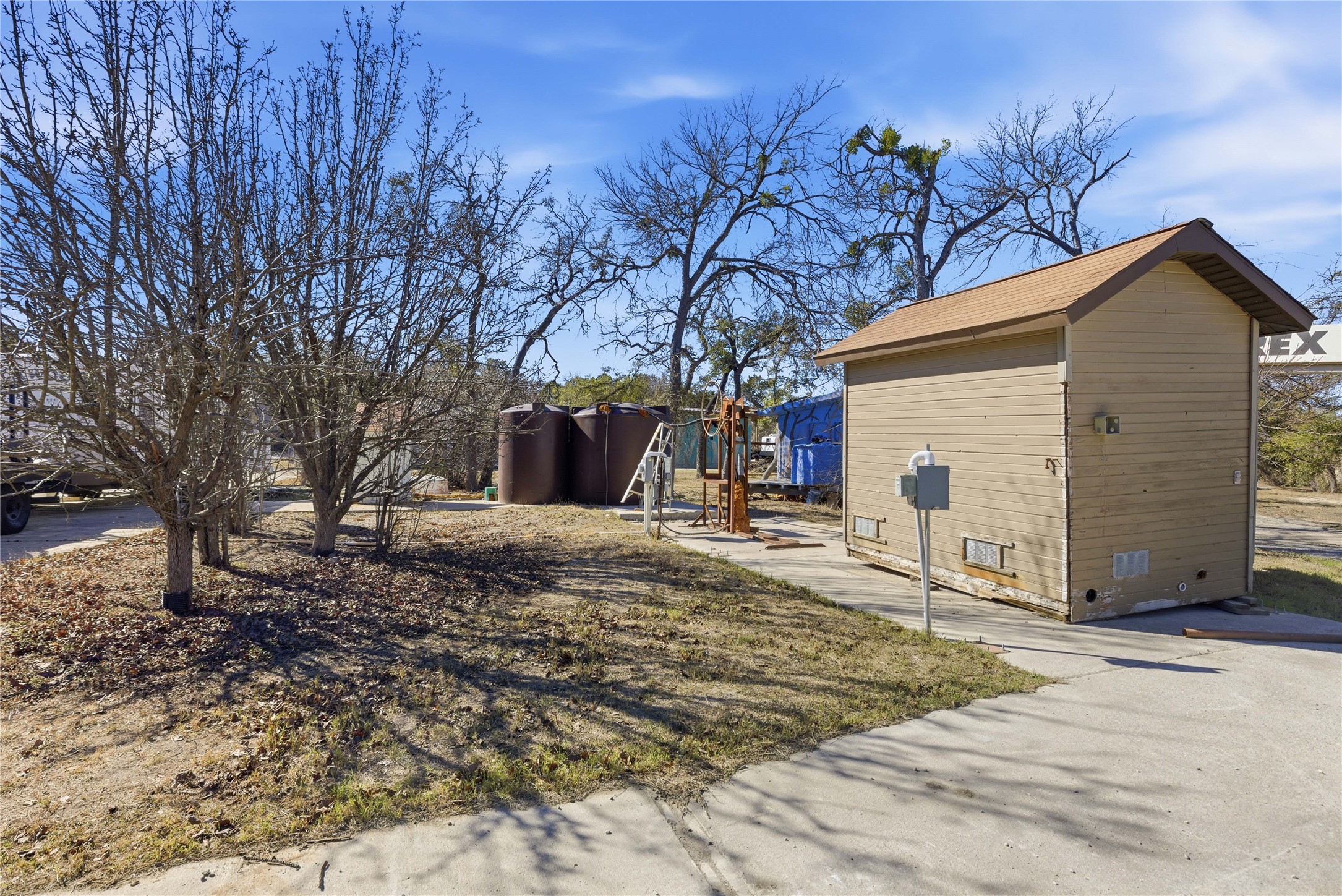 main property photo 16