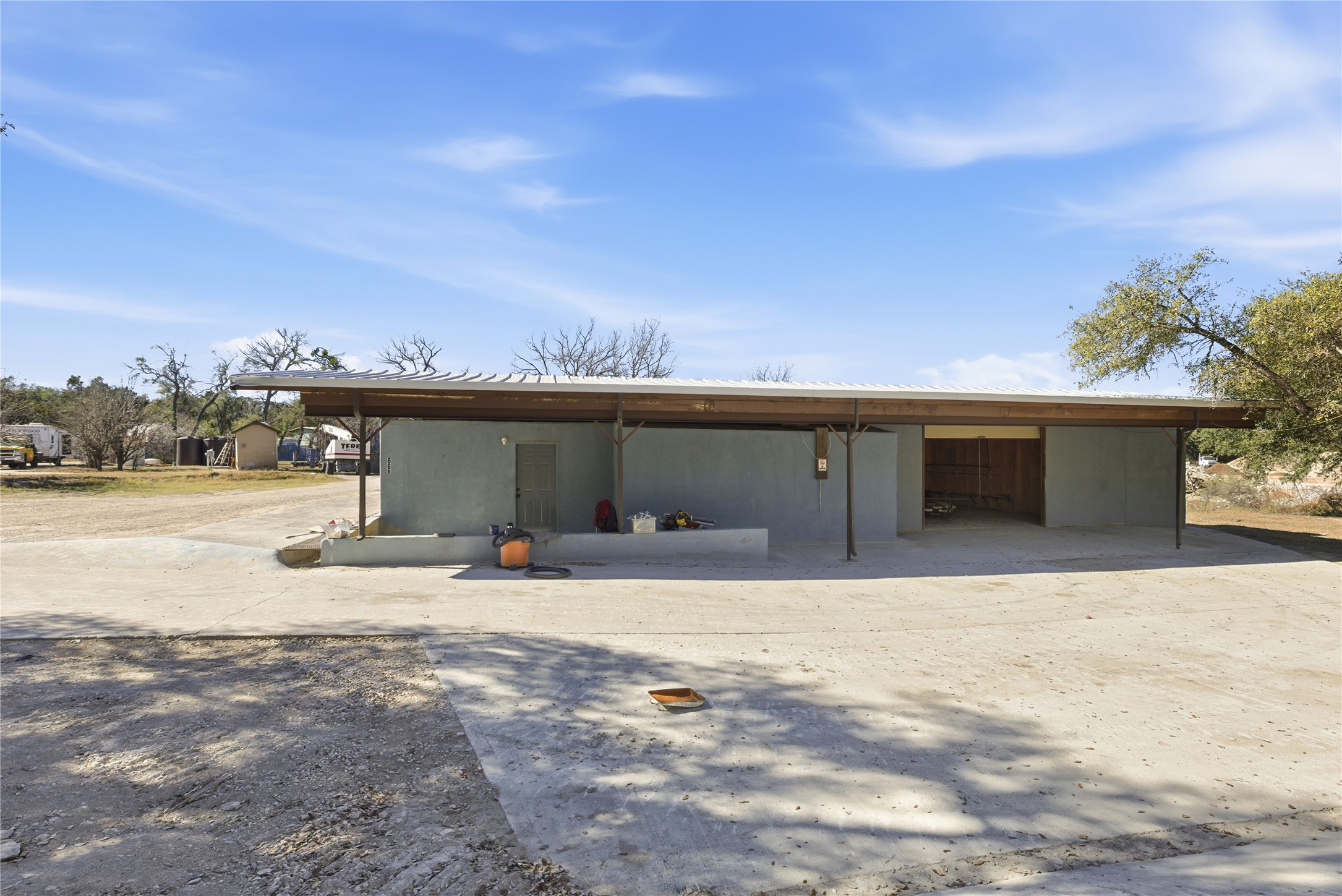 main property photo 18