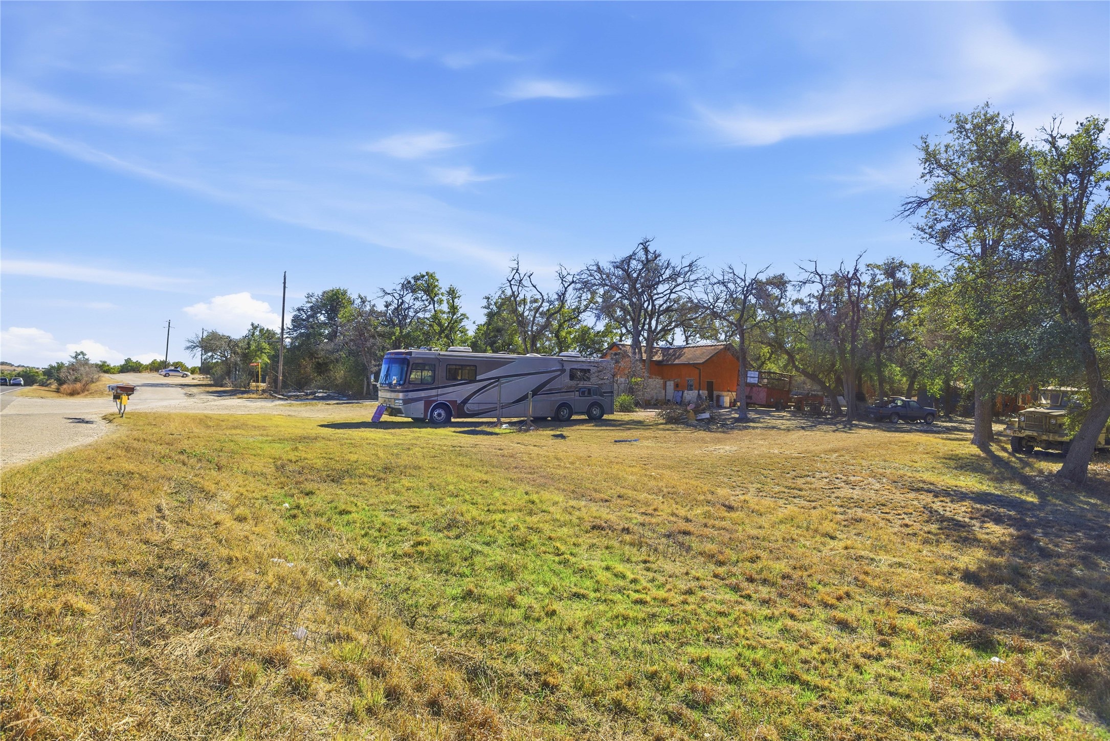 main property photo 25