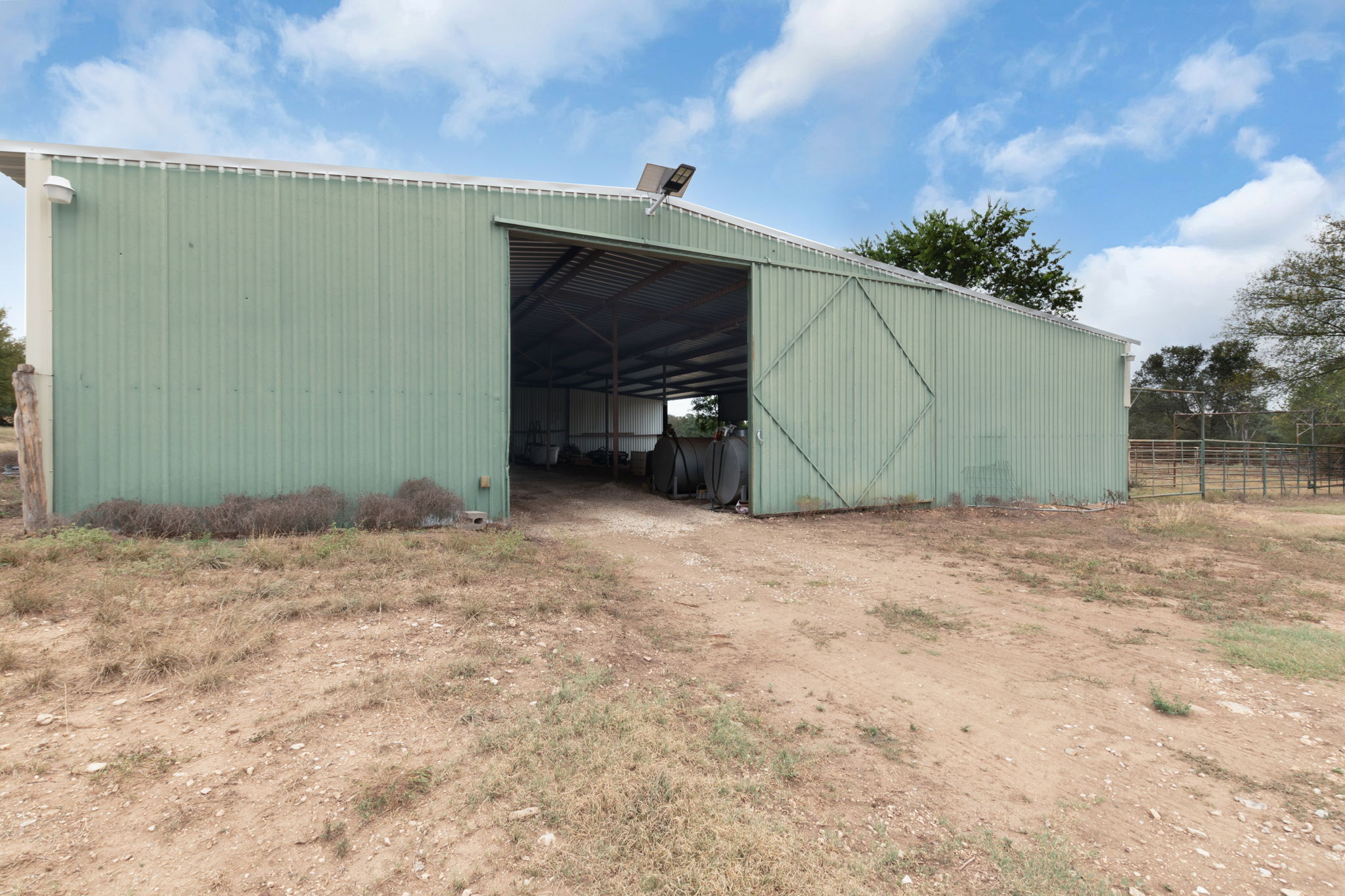 main property photo 32