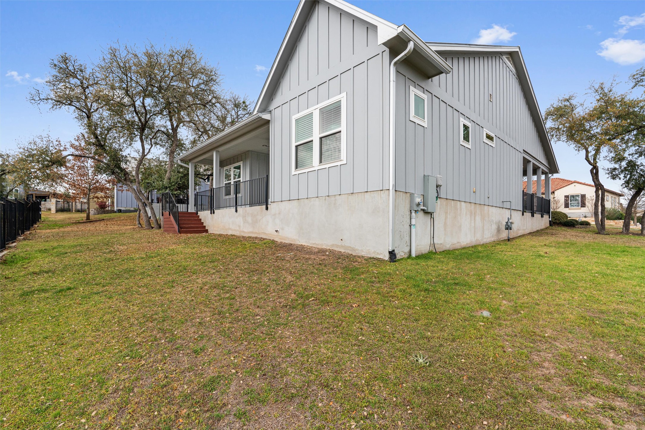 main property photo 27