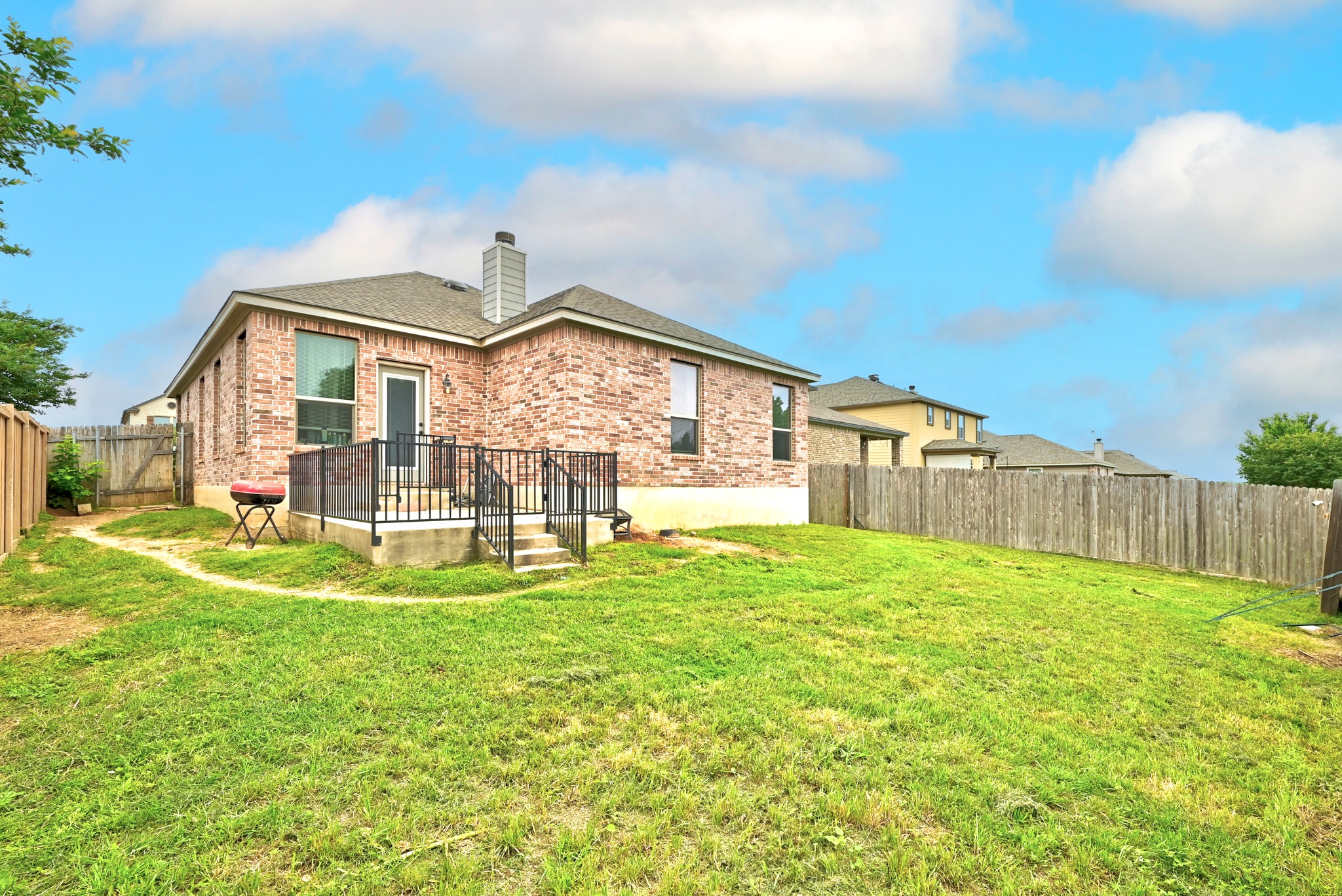 main property photo 23
