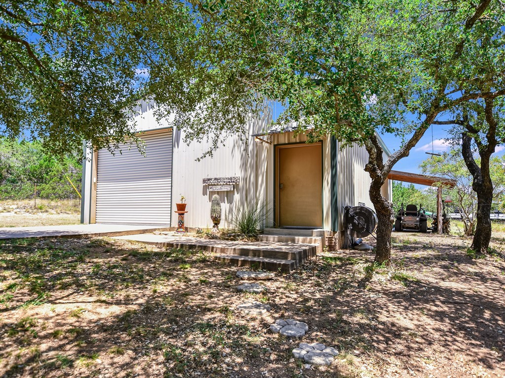 main property photo 28
