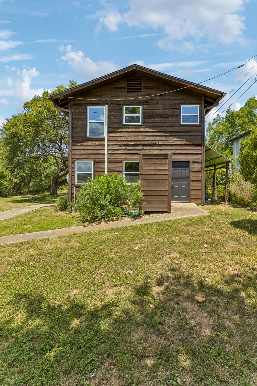 main property photo 15