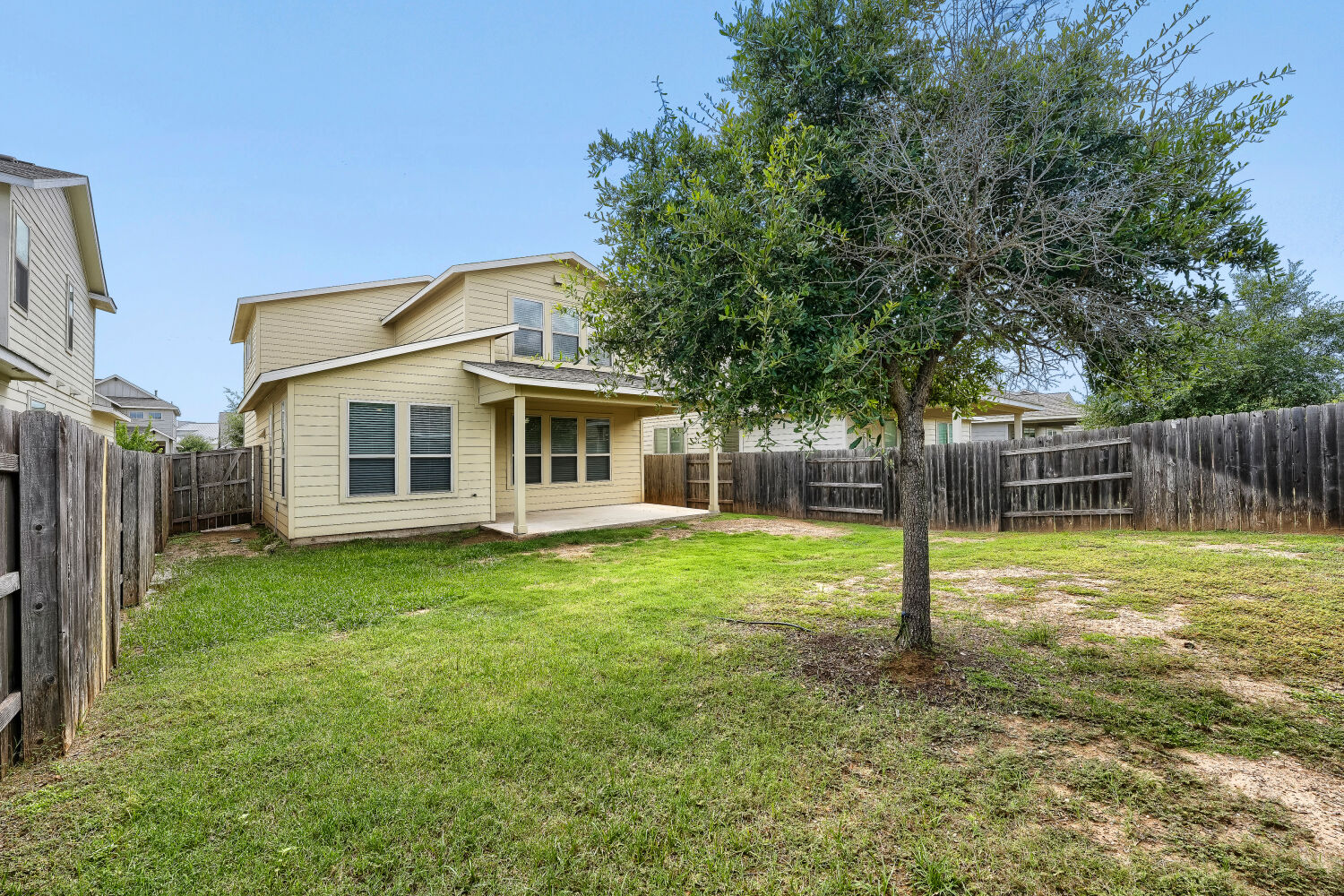 main property photo 28