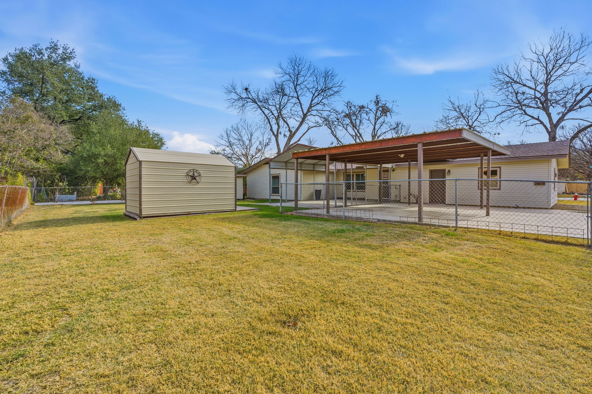 main property photo 29