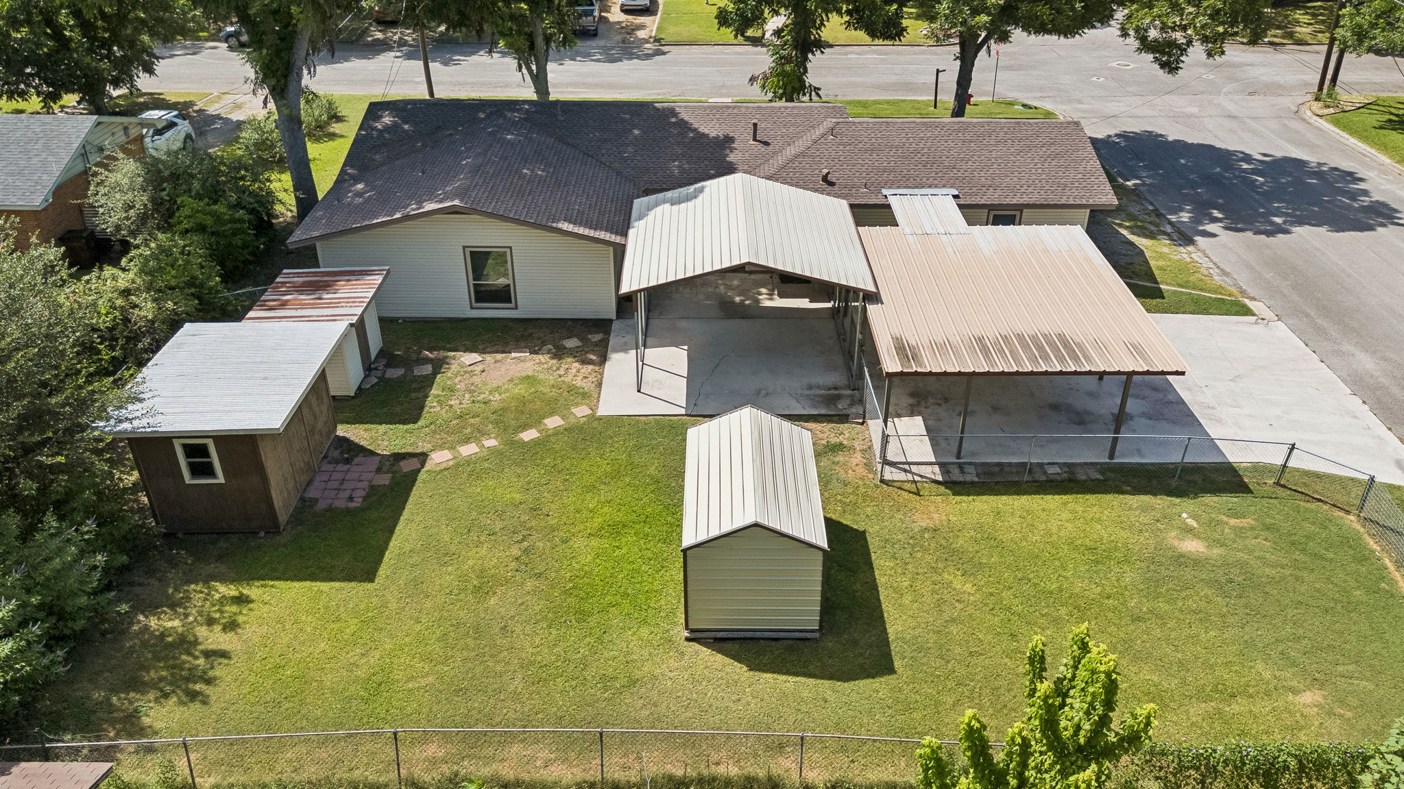 main property photo 32