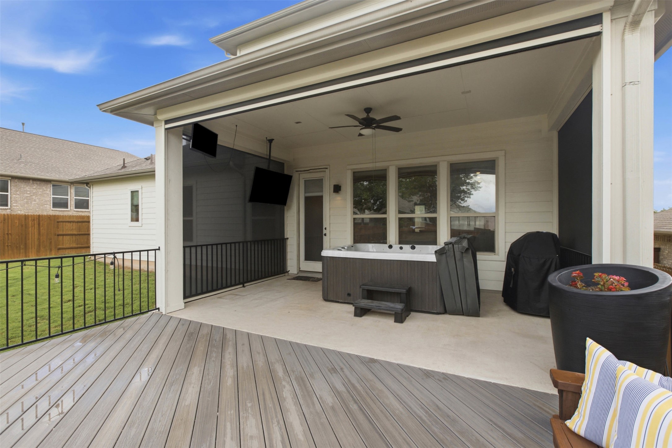 main property photo 29