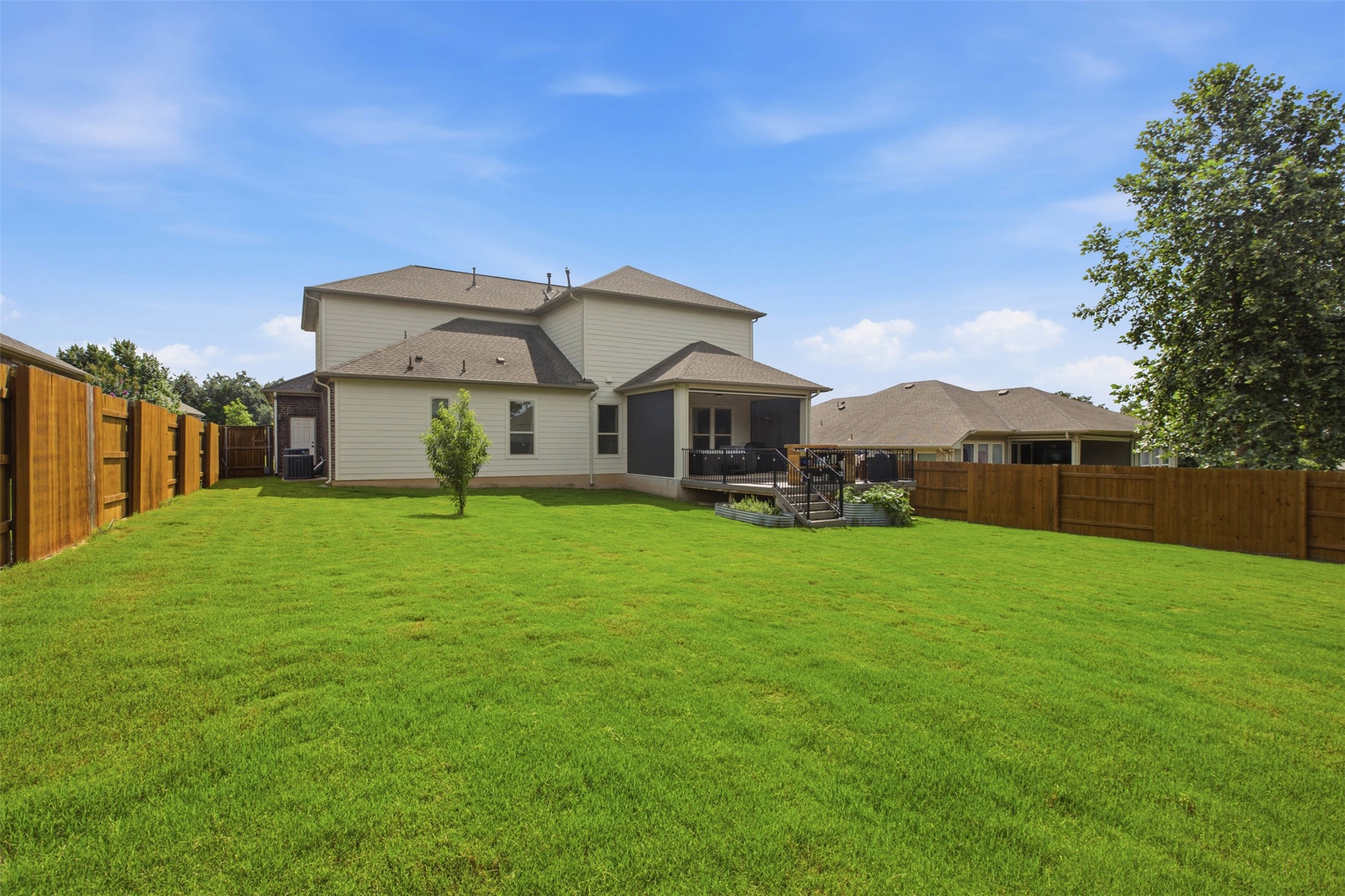 main property photo 31