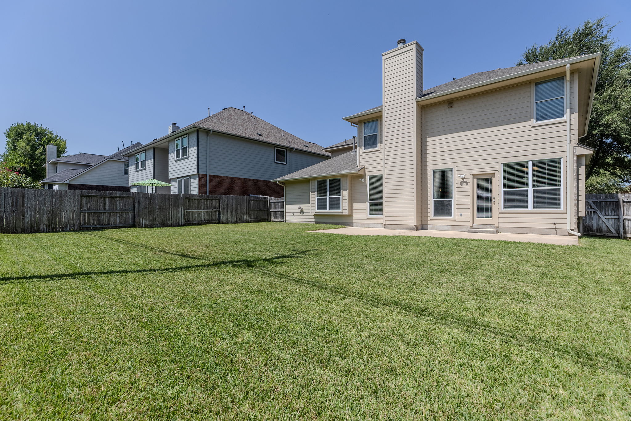 main property photo 32